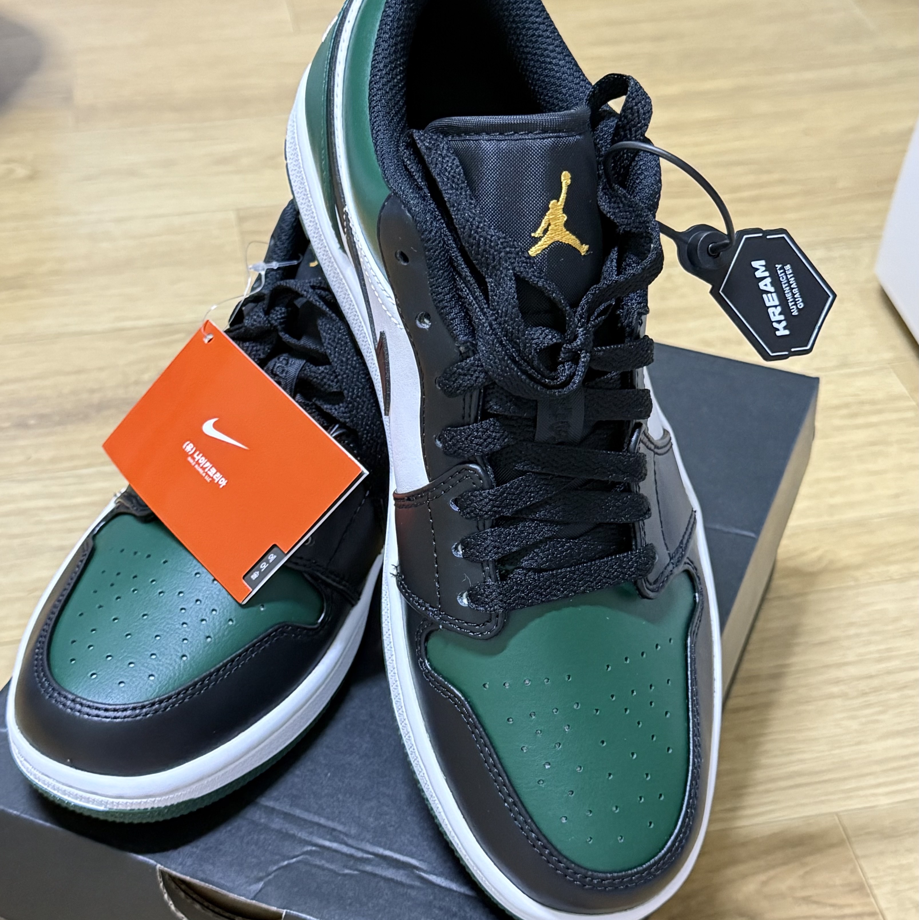 Jordan 1 Low Green Toe 착용 스타일 - 1