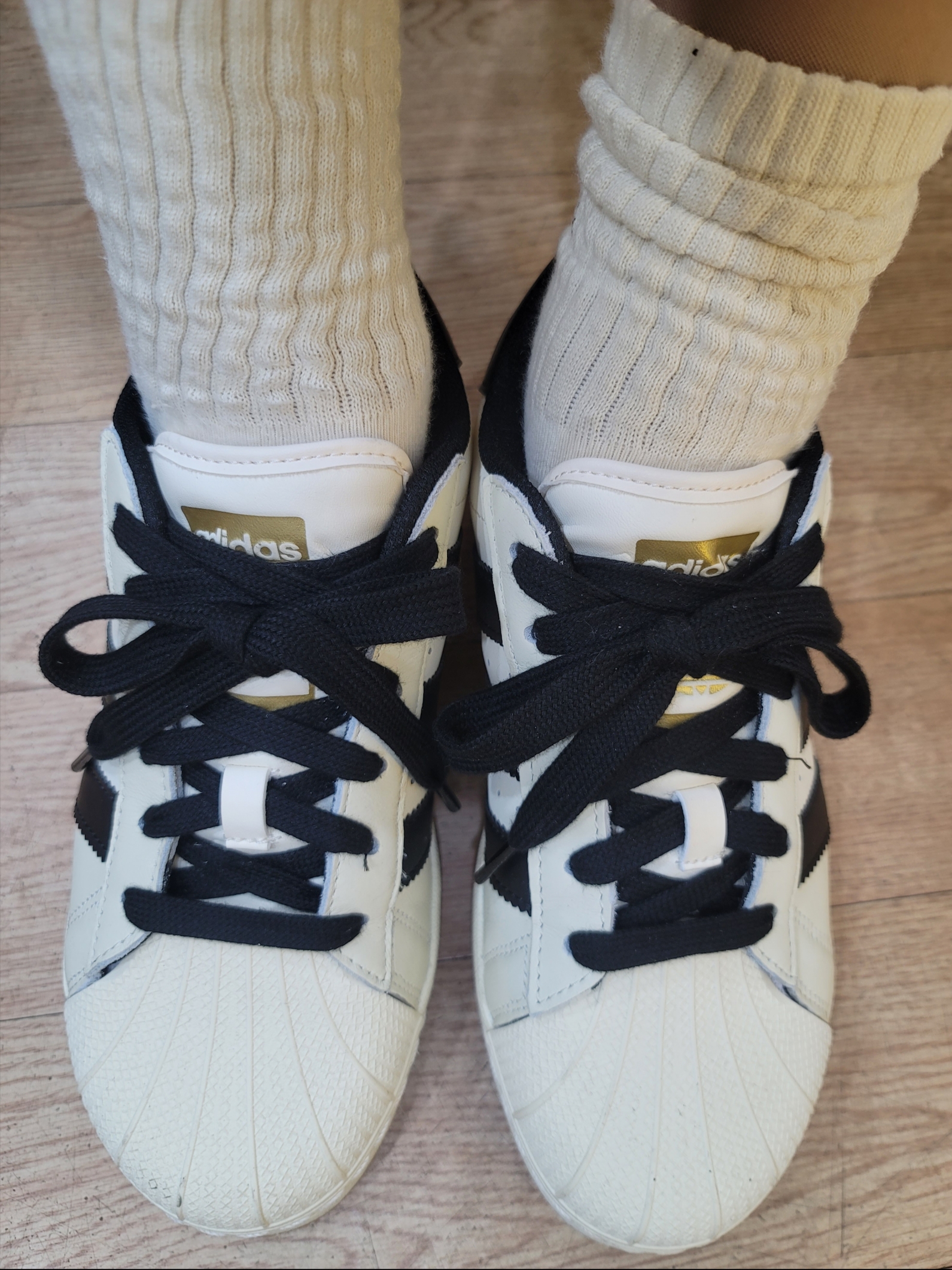(W) Adidas Superstar XLG Cream White Core Black 착용 스타일