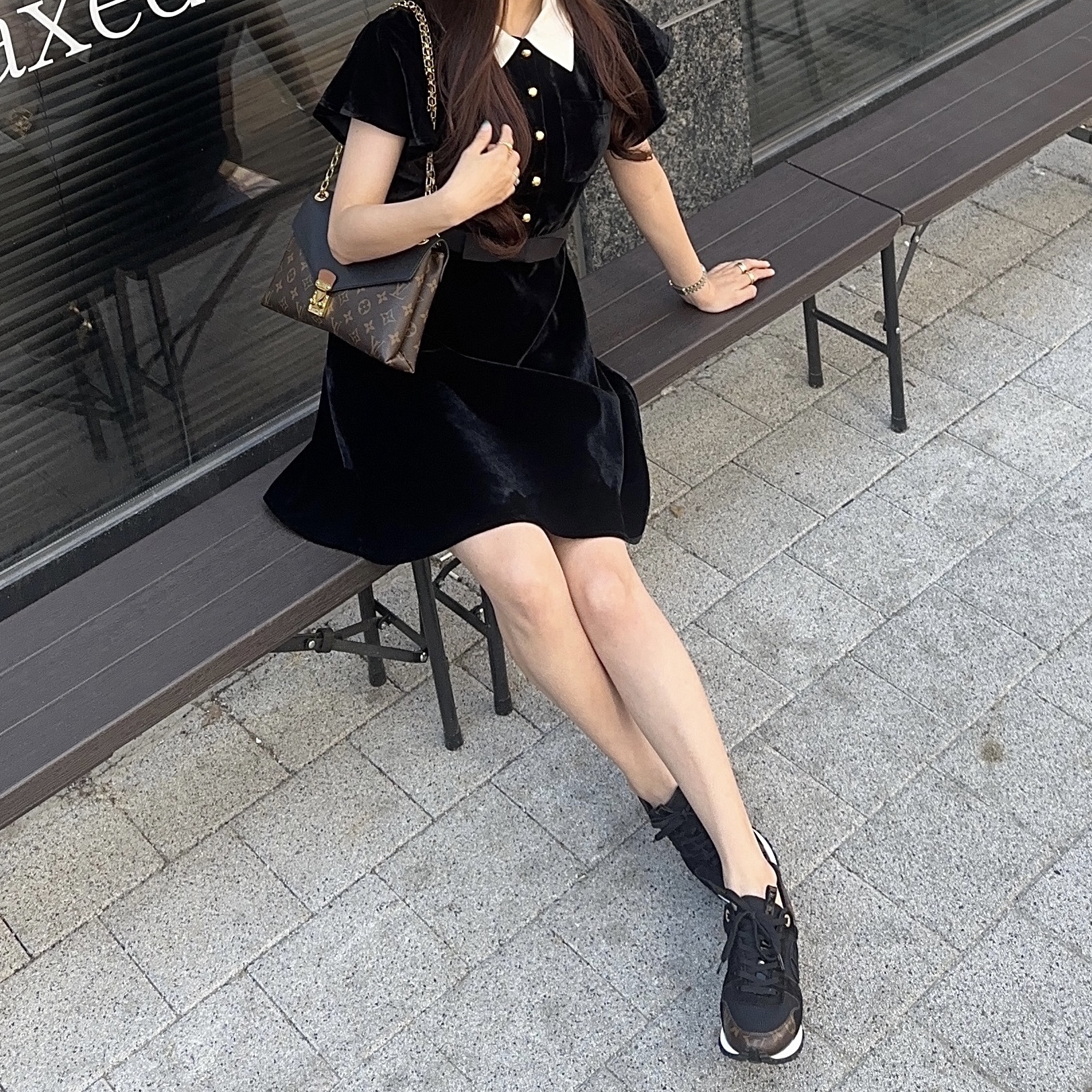 (W) Louis Vuitton Run Away Sneaker Monogram 착용 스타일