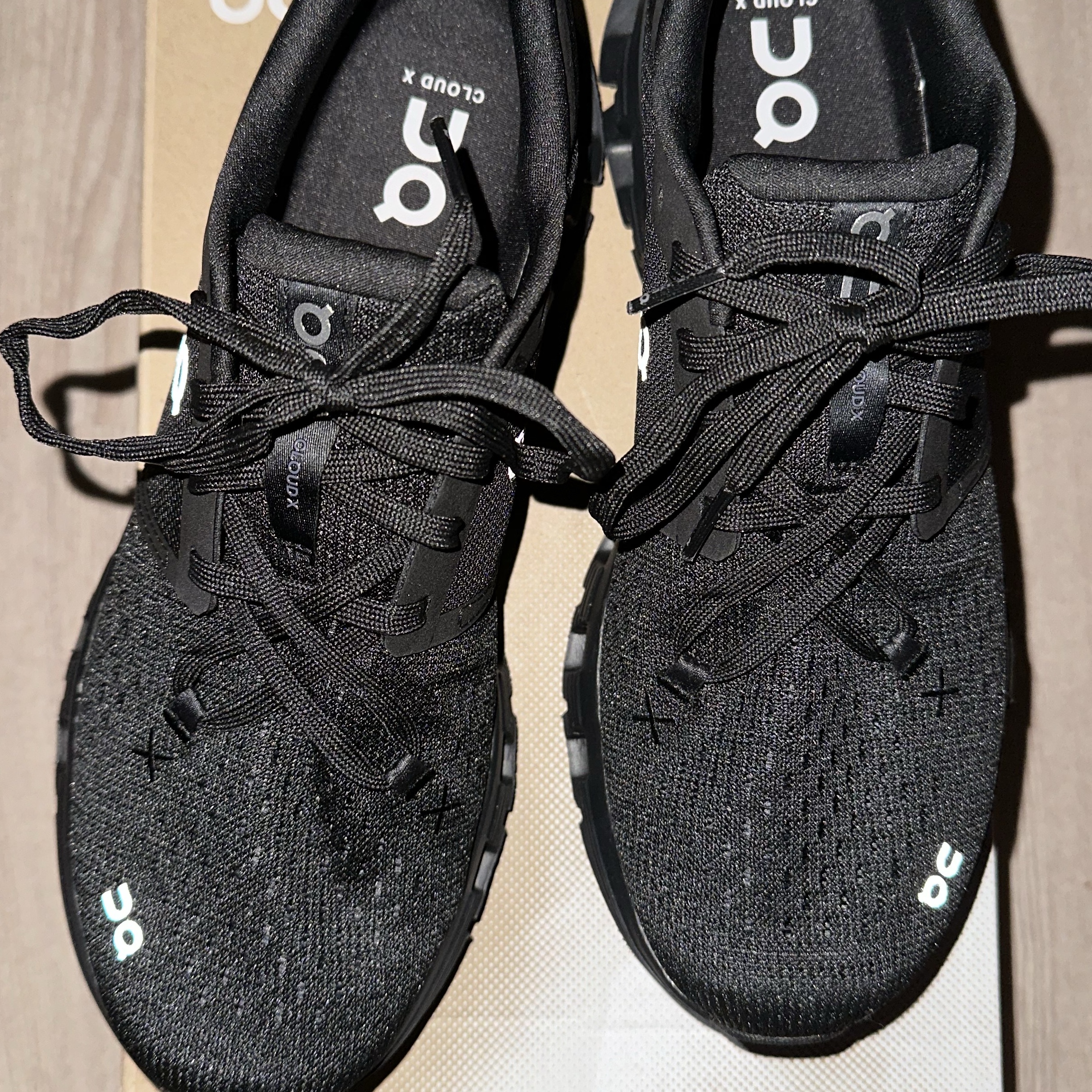 On Running Cloud X 4 Black Eclipse 착용 스타일 - 3