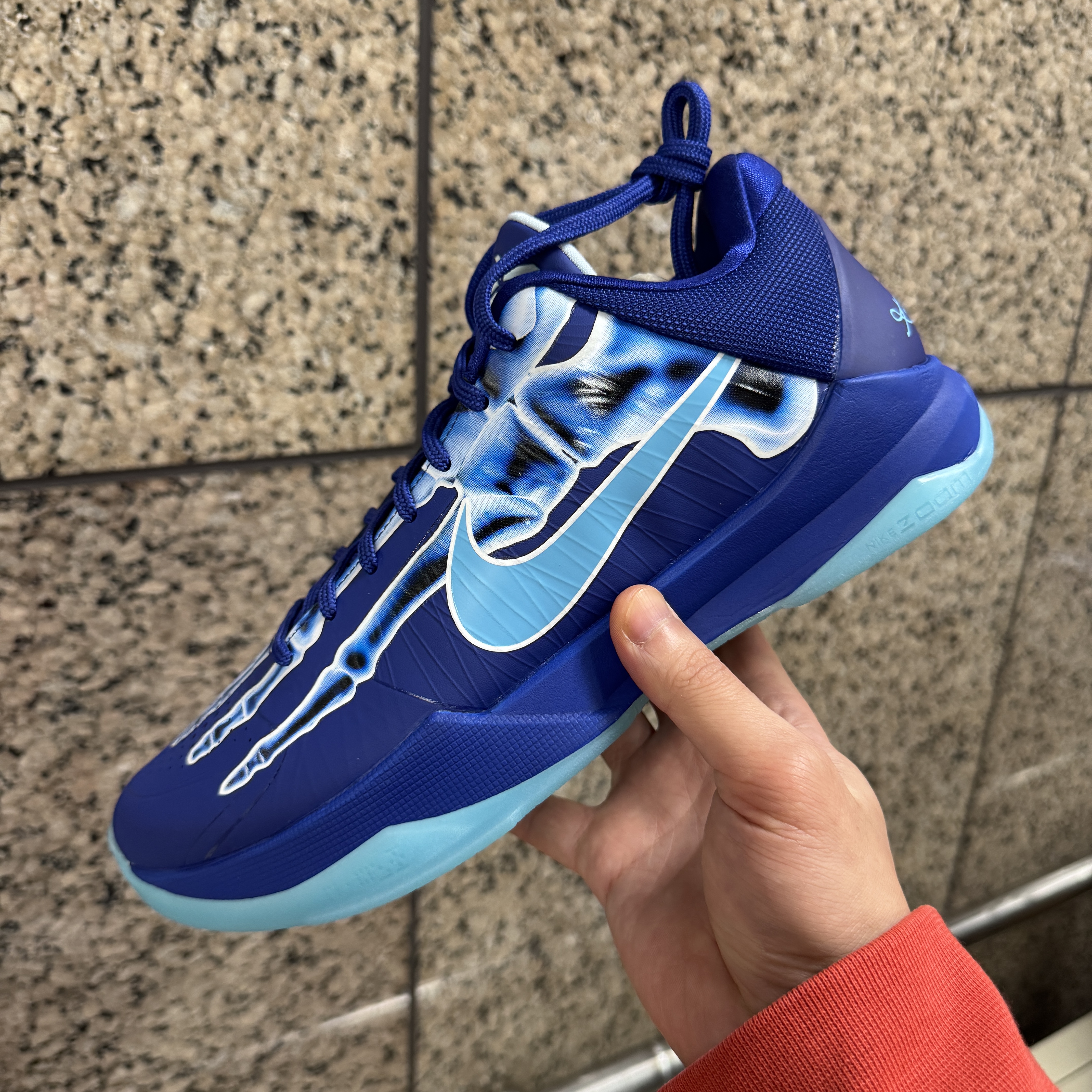Nike Kobe 5 Protro Deep Royal Blue 착용 스타일