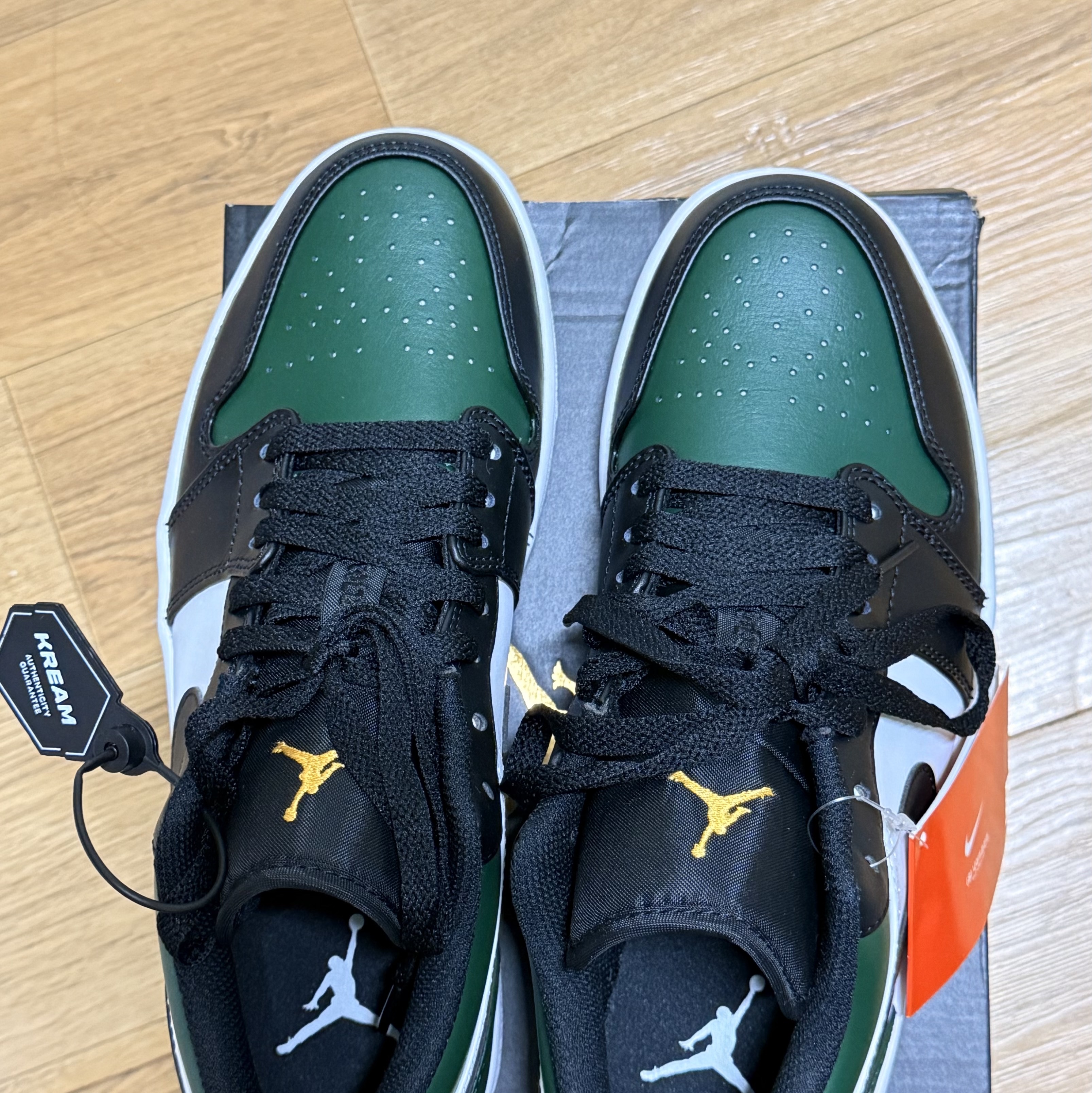 Jordan 1 Low Green Toe 착용 스타일 - 2