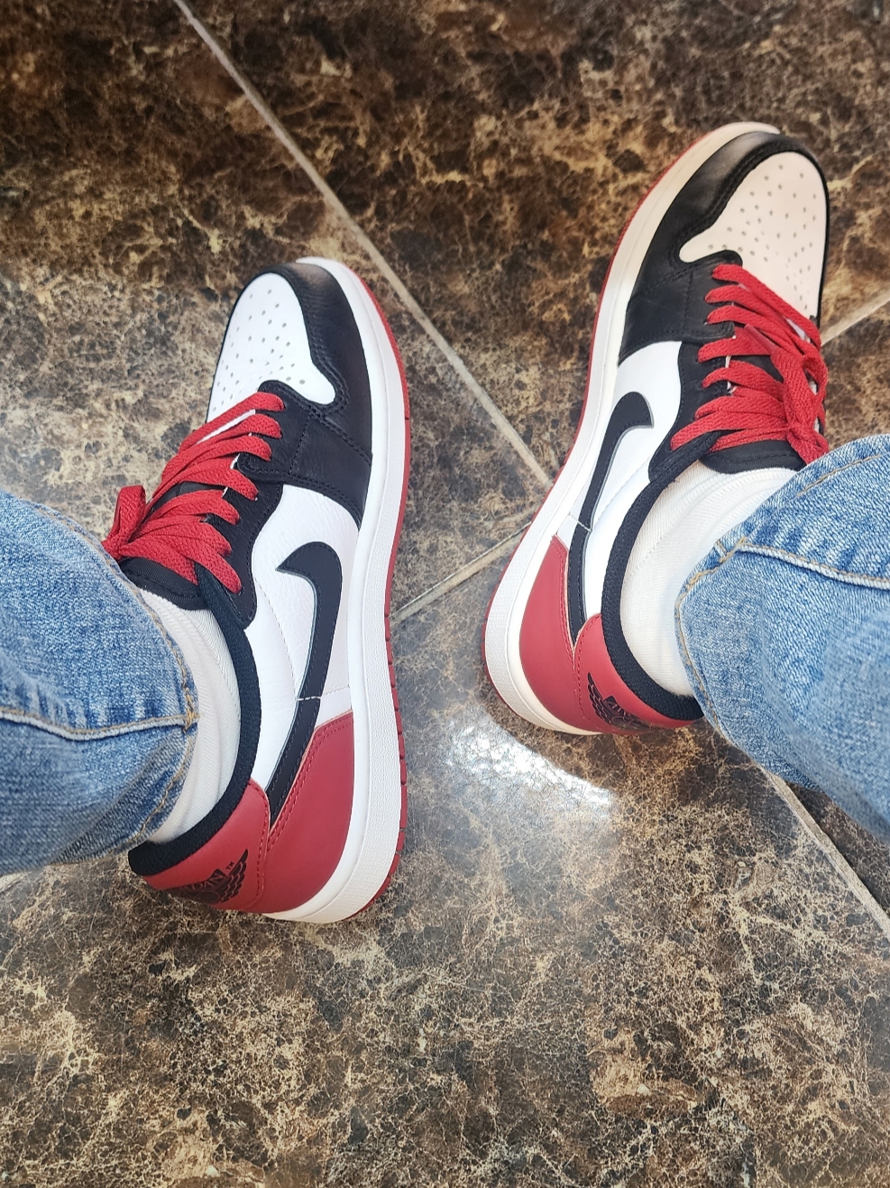 Jordan 1 Retro Low OG Black Toe 착용 스타일