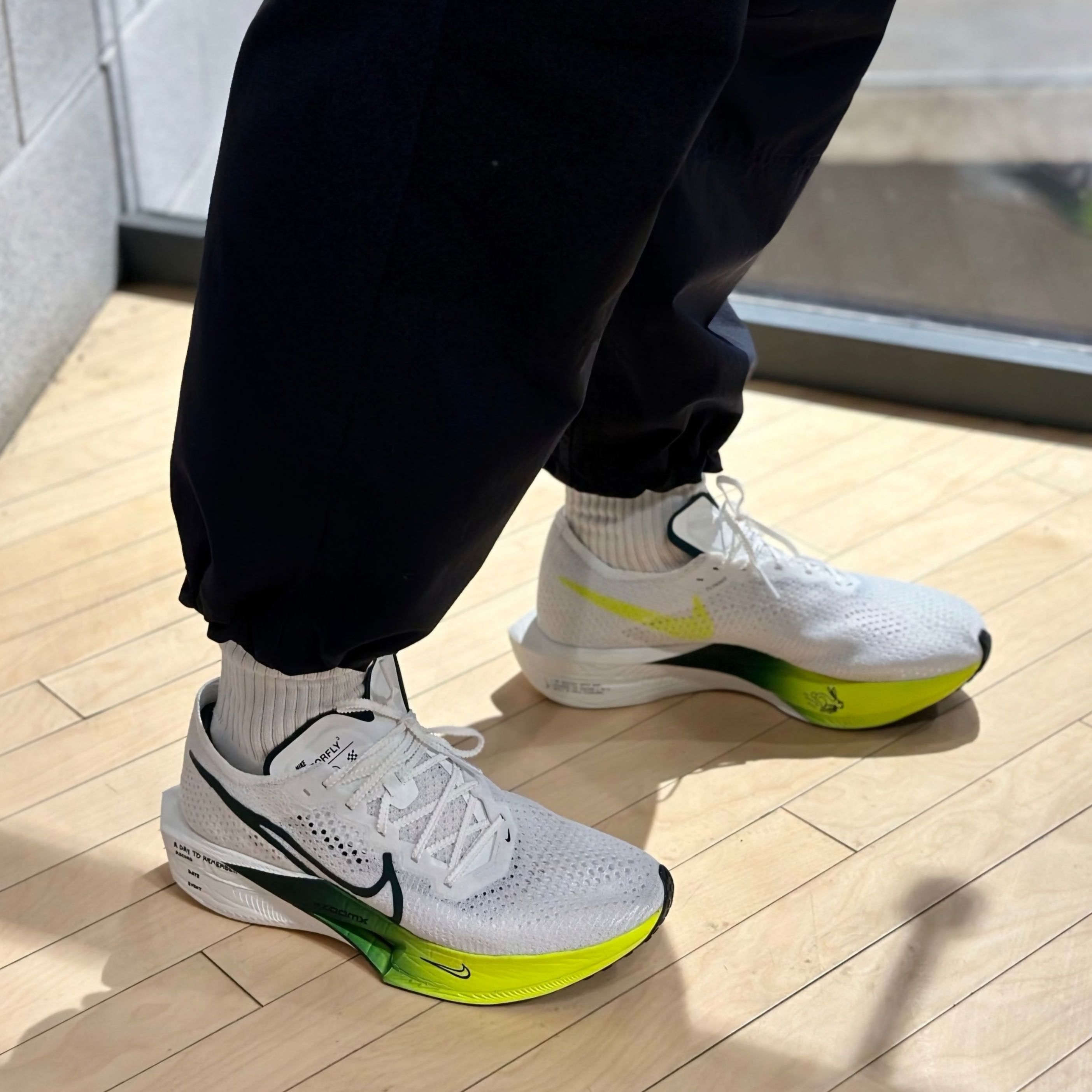 Nike ZoomX Vaporfly Next% 3 White Pro Green 착용 스타일