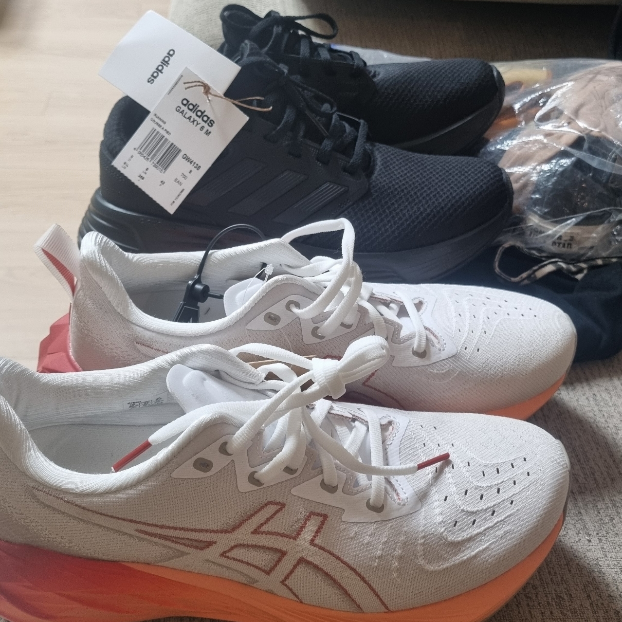 Asics Novablast 4 White Moonrock 착용 스타일