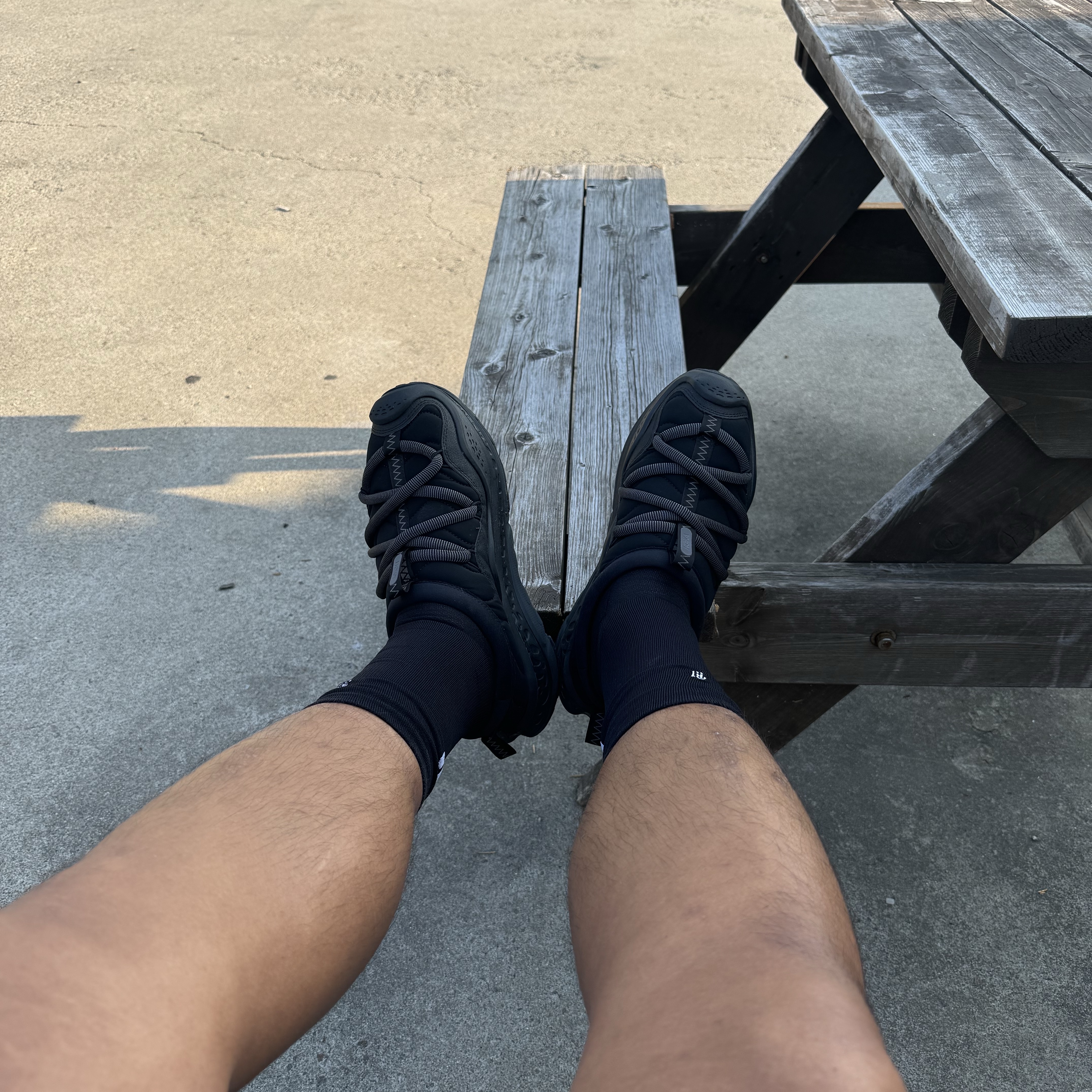 Hoka Ora Primo Black 착용 스타일