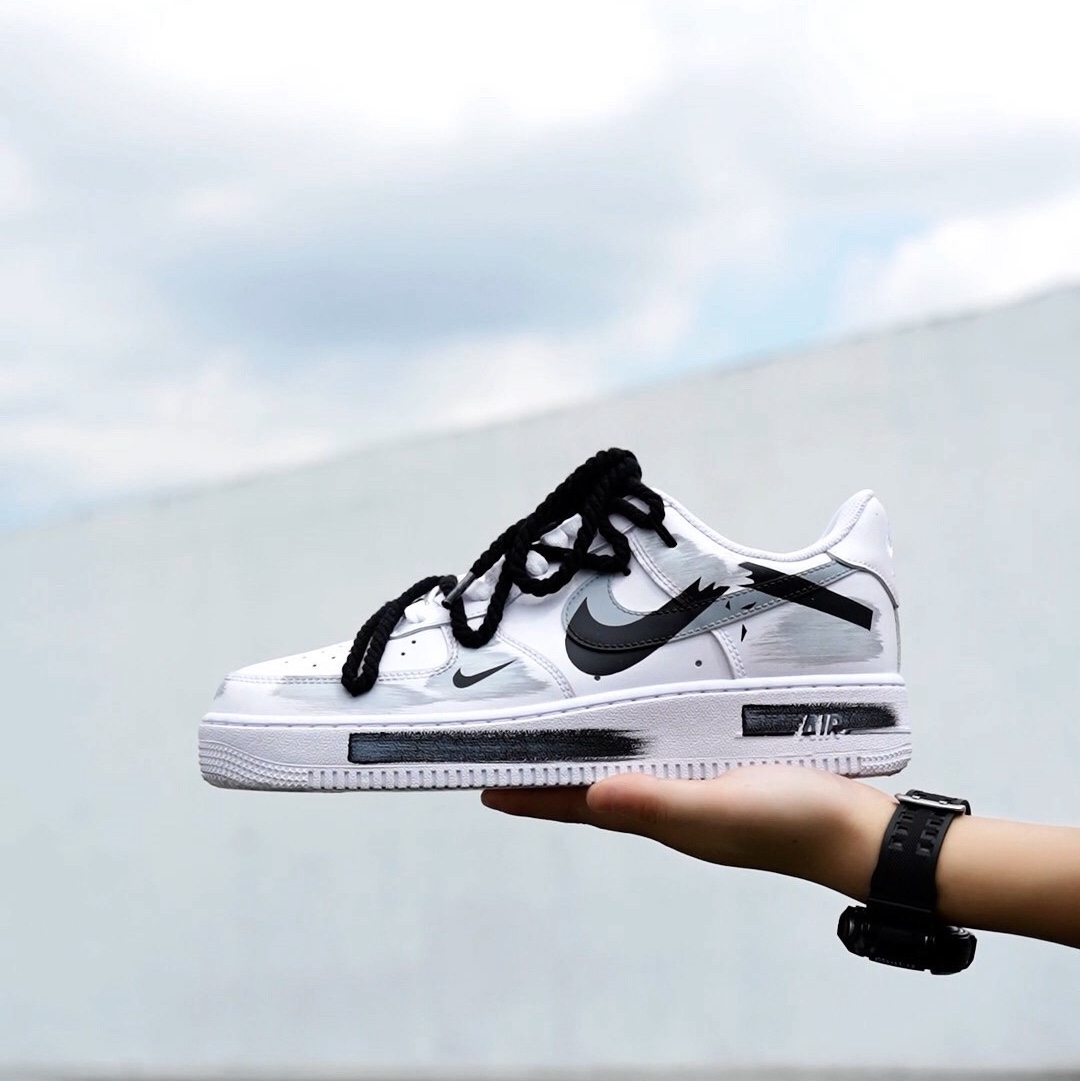 Nike x Travis Scott Air Force 1 '07 Low Cactus Jack Utopia Edition White 착용 스타일 - 1