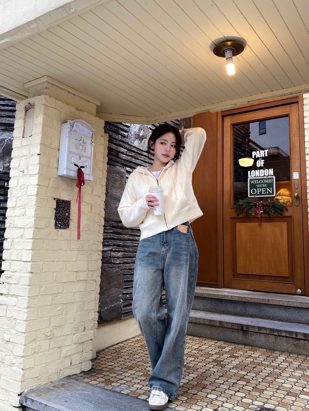 Siyazu SIKN2089 Essential Knit Hood Zip Up Ivory 착용 스타일 - 1
