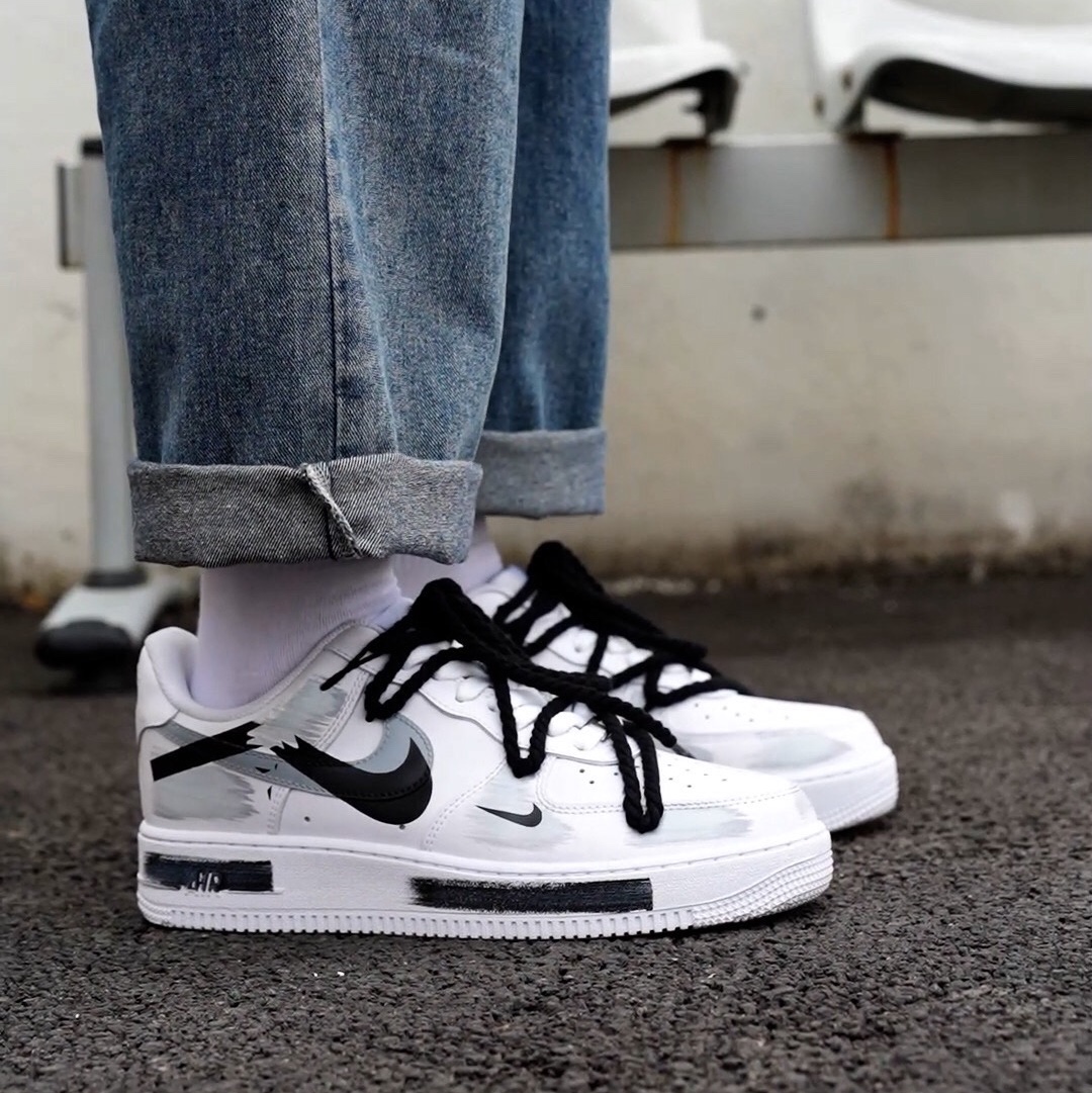 Nike x Travis Scott Air Force 1 '07 Low Cactus Jack Utopia Edition White 착용 스타일 - 3