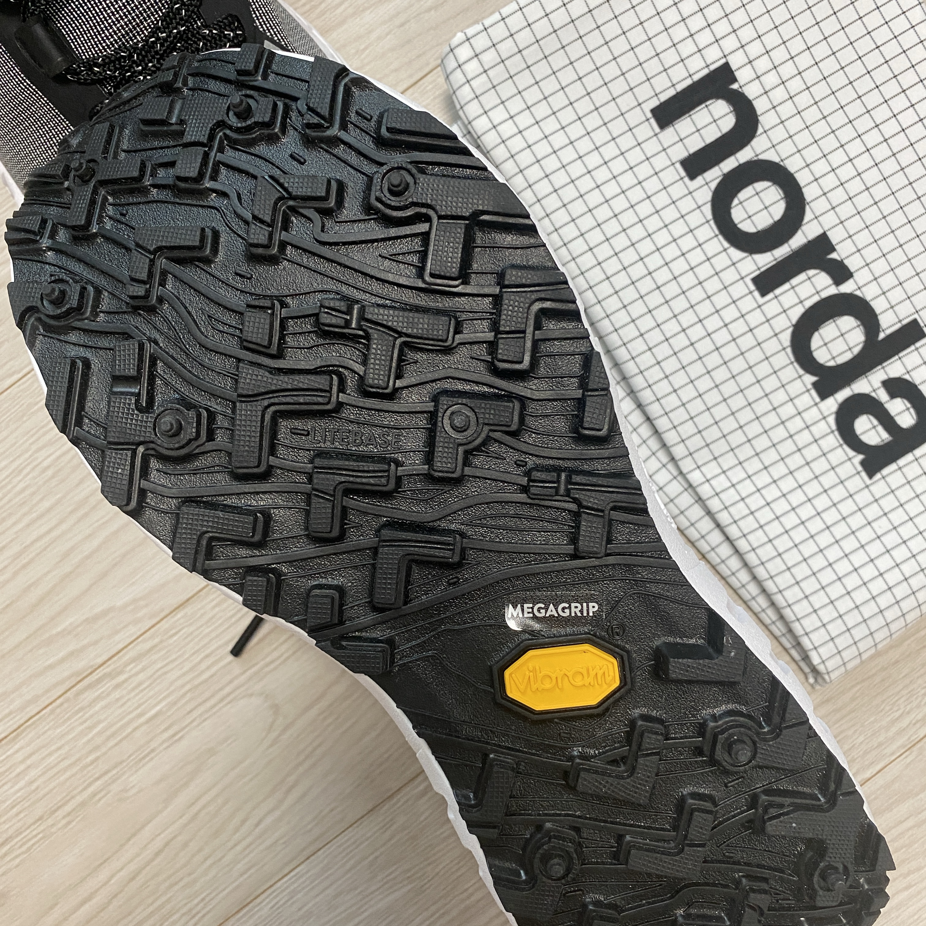 Norda 001 Black 착용 스타일 - 7