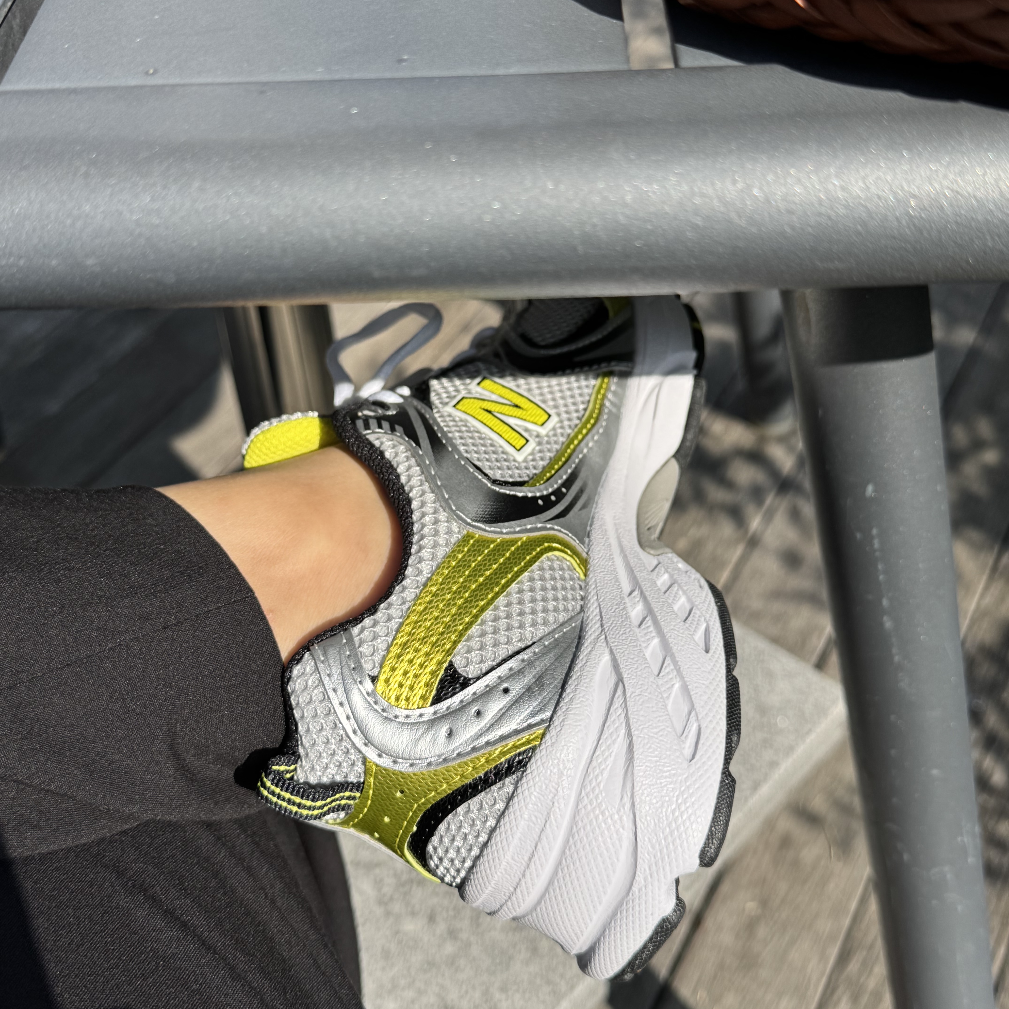 New Balance 530 Silver 착용 스타일