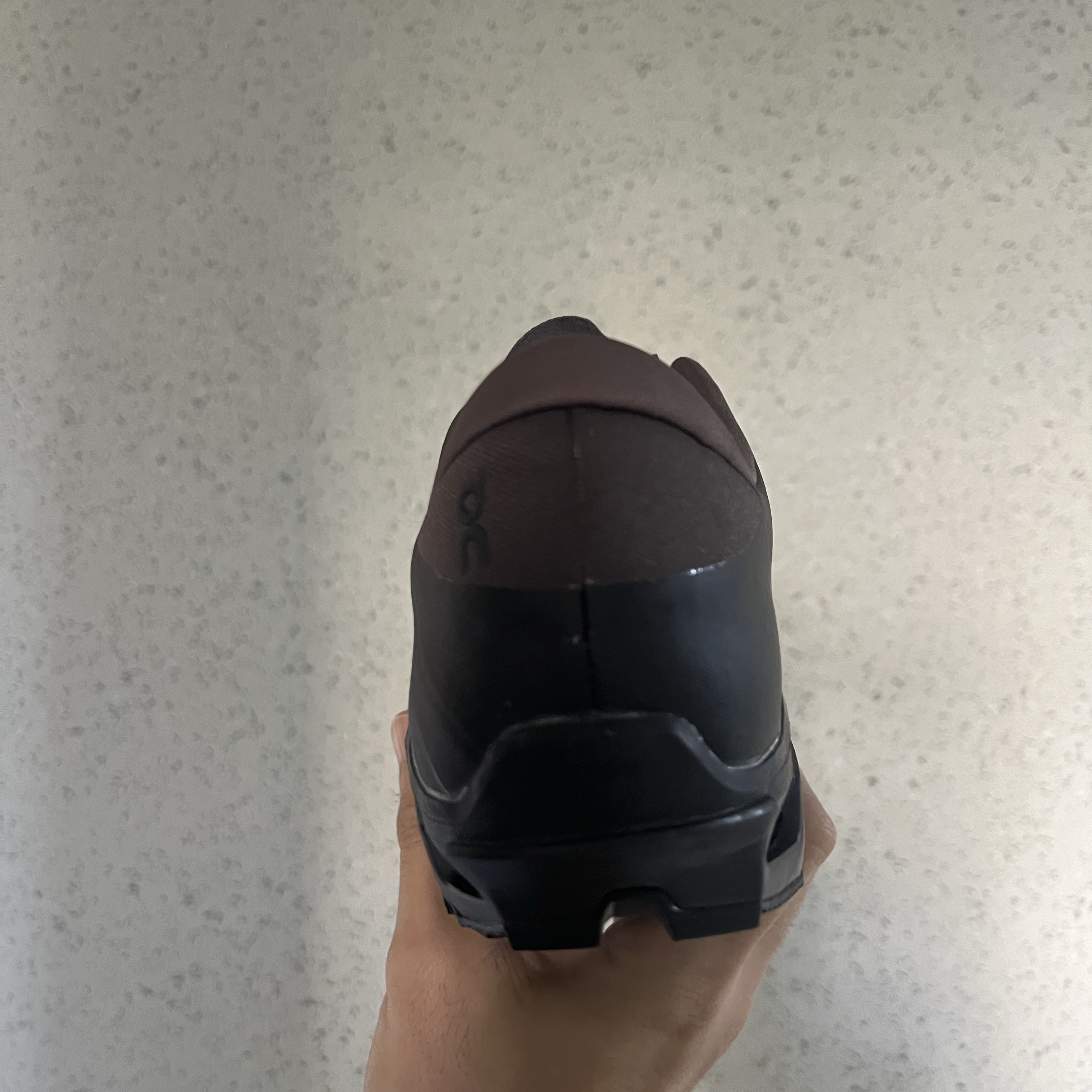 On Running x Post Archive Faction (Paf) Cloudventure Peak Cacao Espresso 착용 스타일 - 2