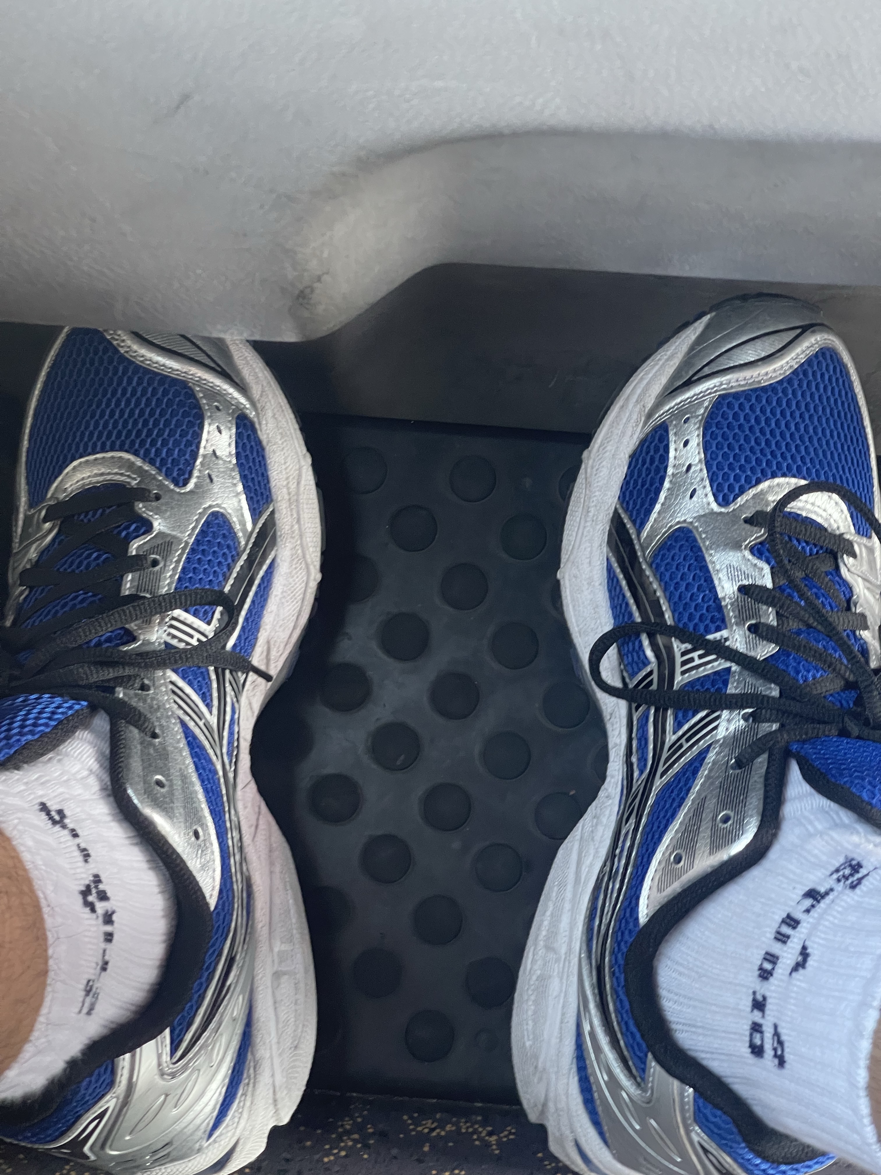 Asics Gel-Kayano 14 Monaco Blue Black, IAB Studio Socks White (5 Pack) 착용 스타일