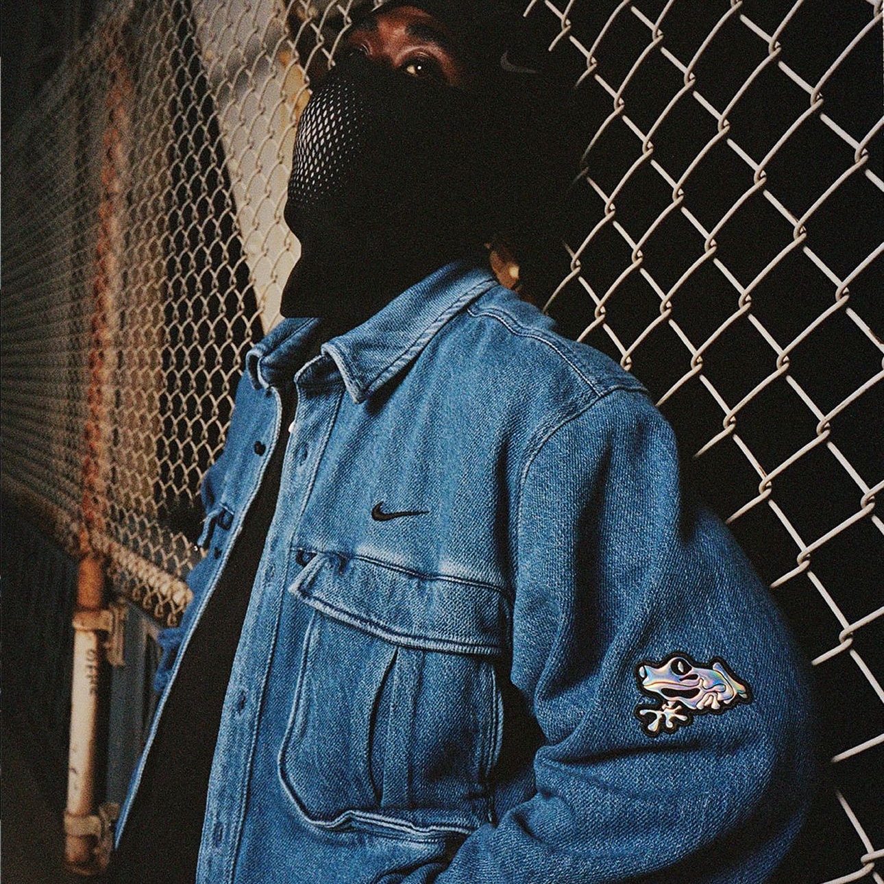 Nike x Drake Nocta Opal Lily Pad Denim Shirt French Blue (FZ3260-486) 착용 스타일