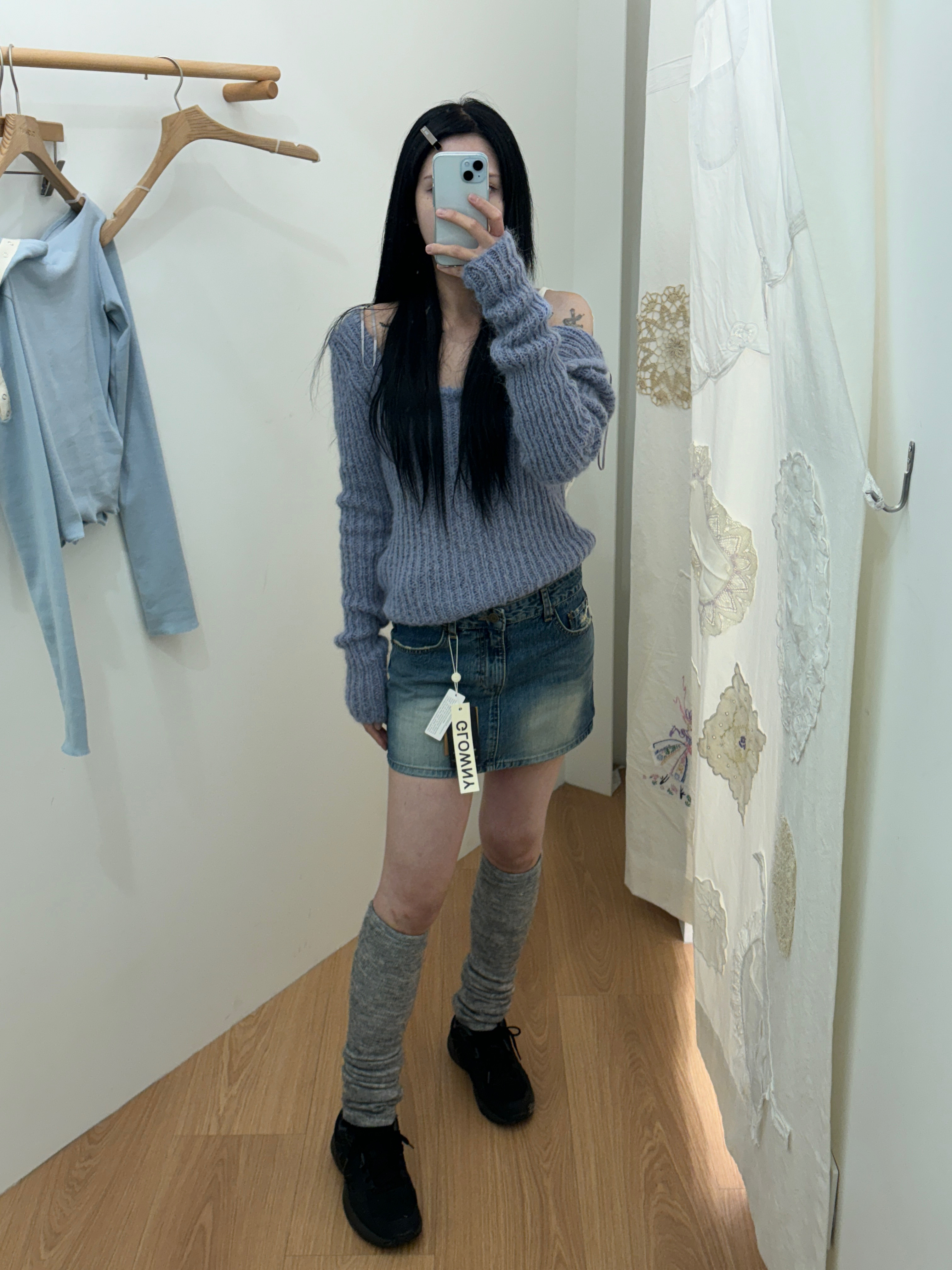 New Balance 990v6 Made in USA Triple Black - D Standard, (W) AMI De Coeur Cardigan Heather Grey Red 착용 스타일 - 4