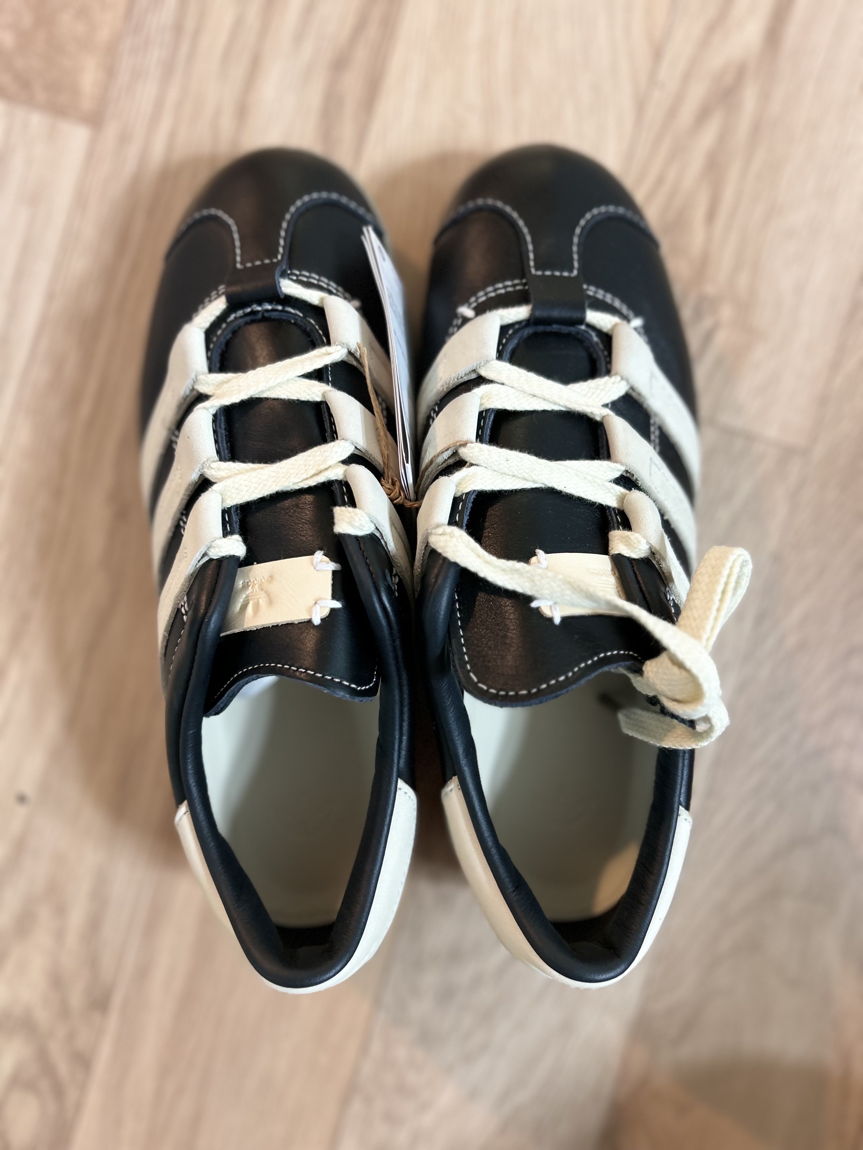 Adidas x Foot Industry Gazelle Core Black Cream White 착용 스타일
