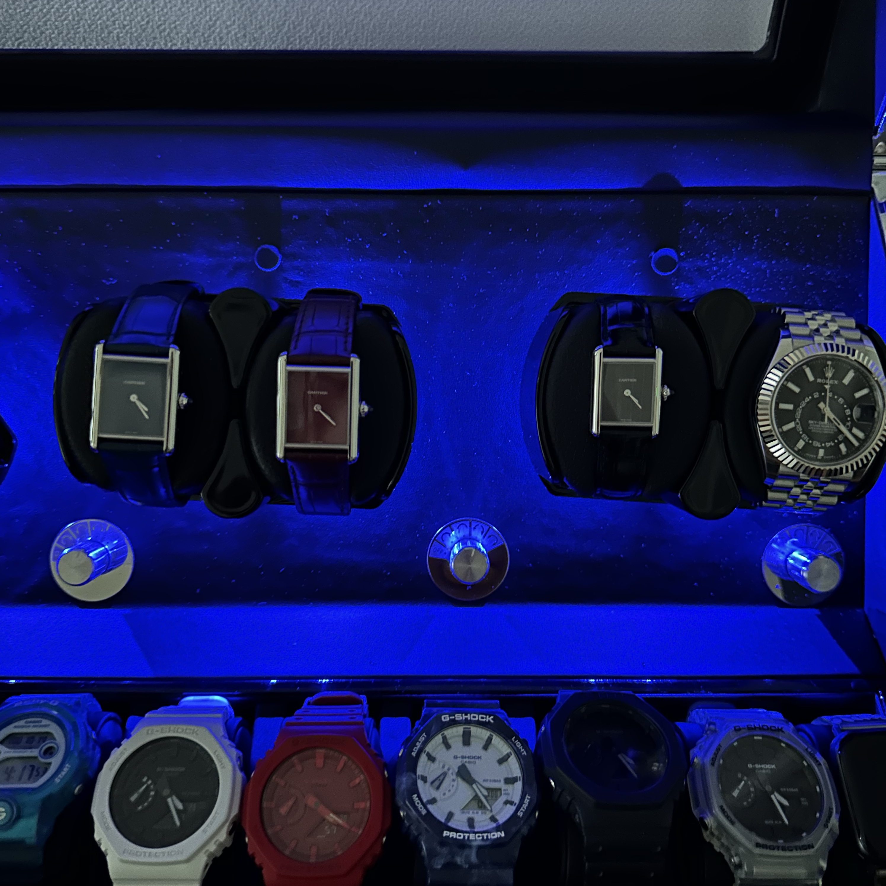 Cartier Tank Must Watch Large Quartz Steel Alligator Skin Claret, Cartier Tank Must Watch Large Quartz Steel Alligator Skin Blue 착용 스타일 - 7