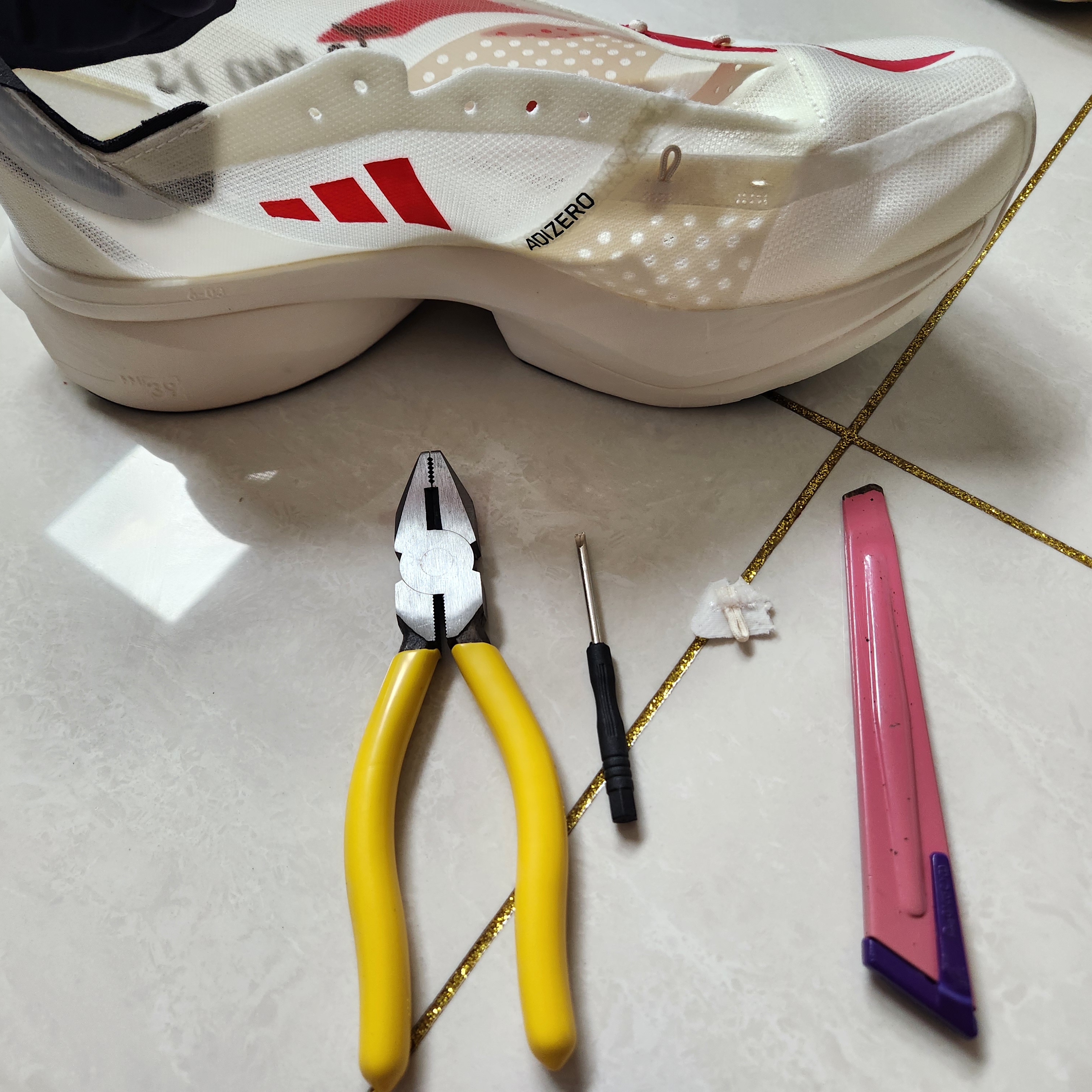 Adidas Adizero Adios Pro 3 Off White Better Scarlet 착용 스타일