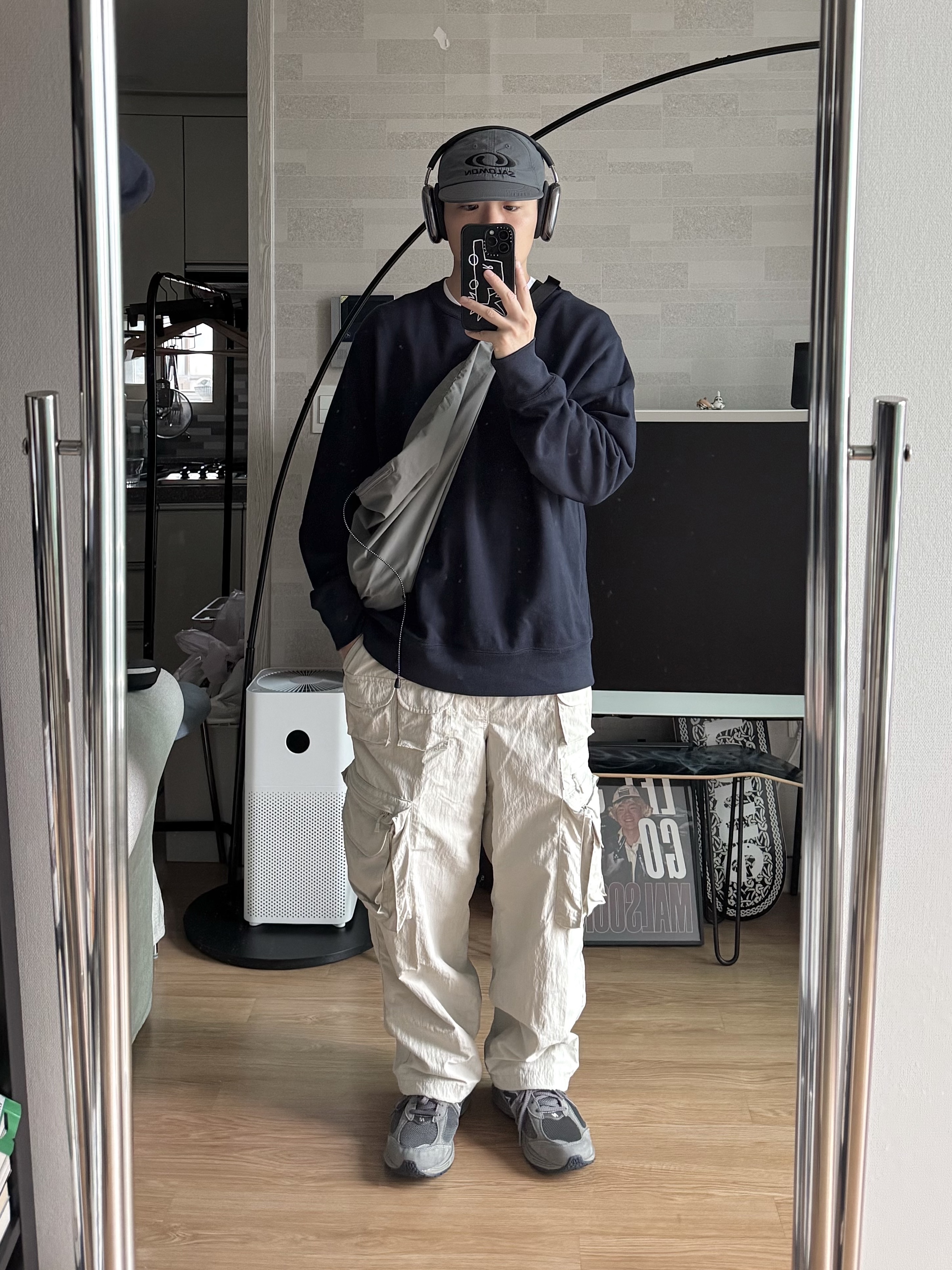 New Balance 2002R Gray 착용 스타일