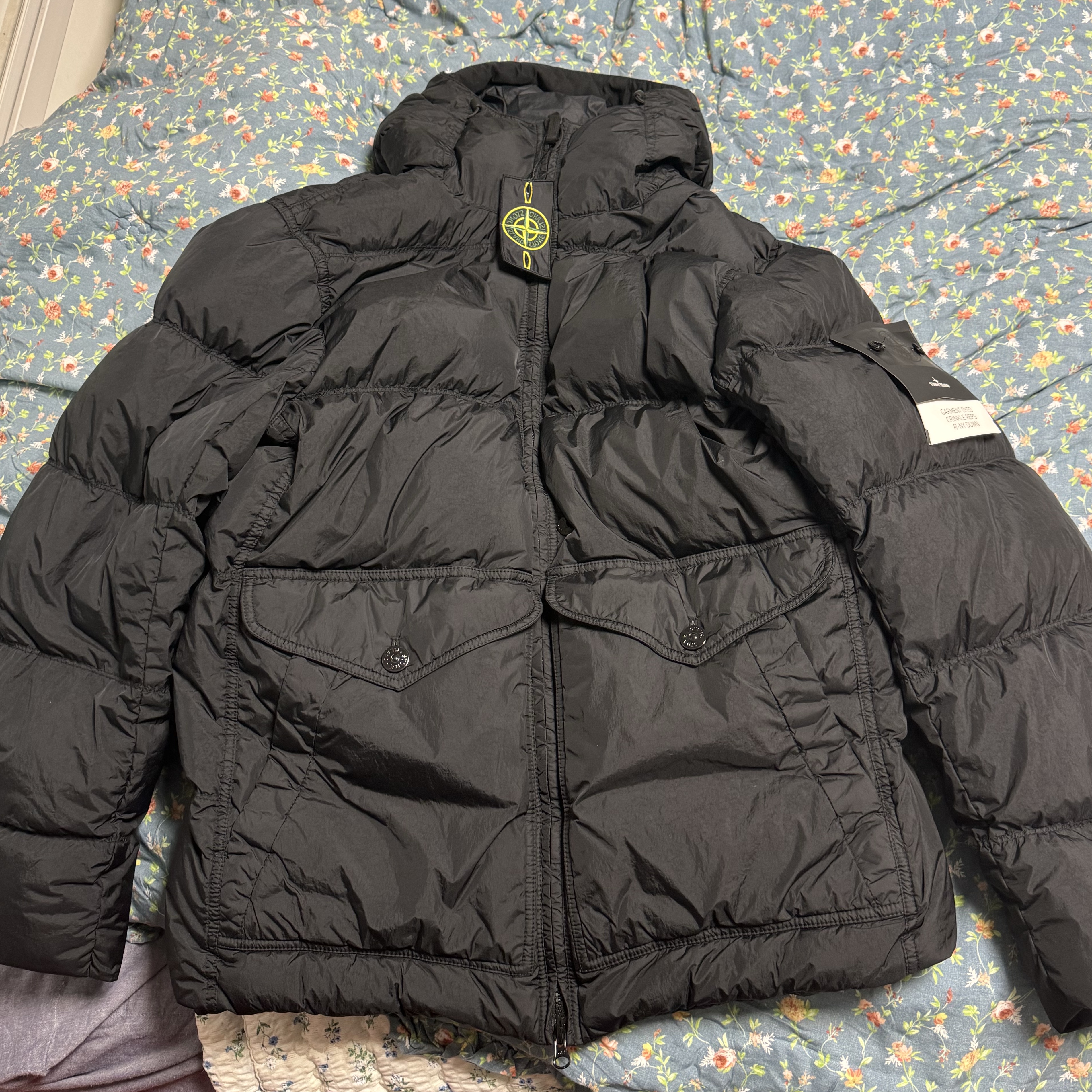 Stone Island 40723 Crinkle Reps Hooded Down Jacket Black - 24FW 착용 스타일