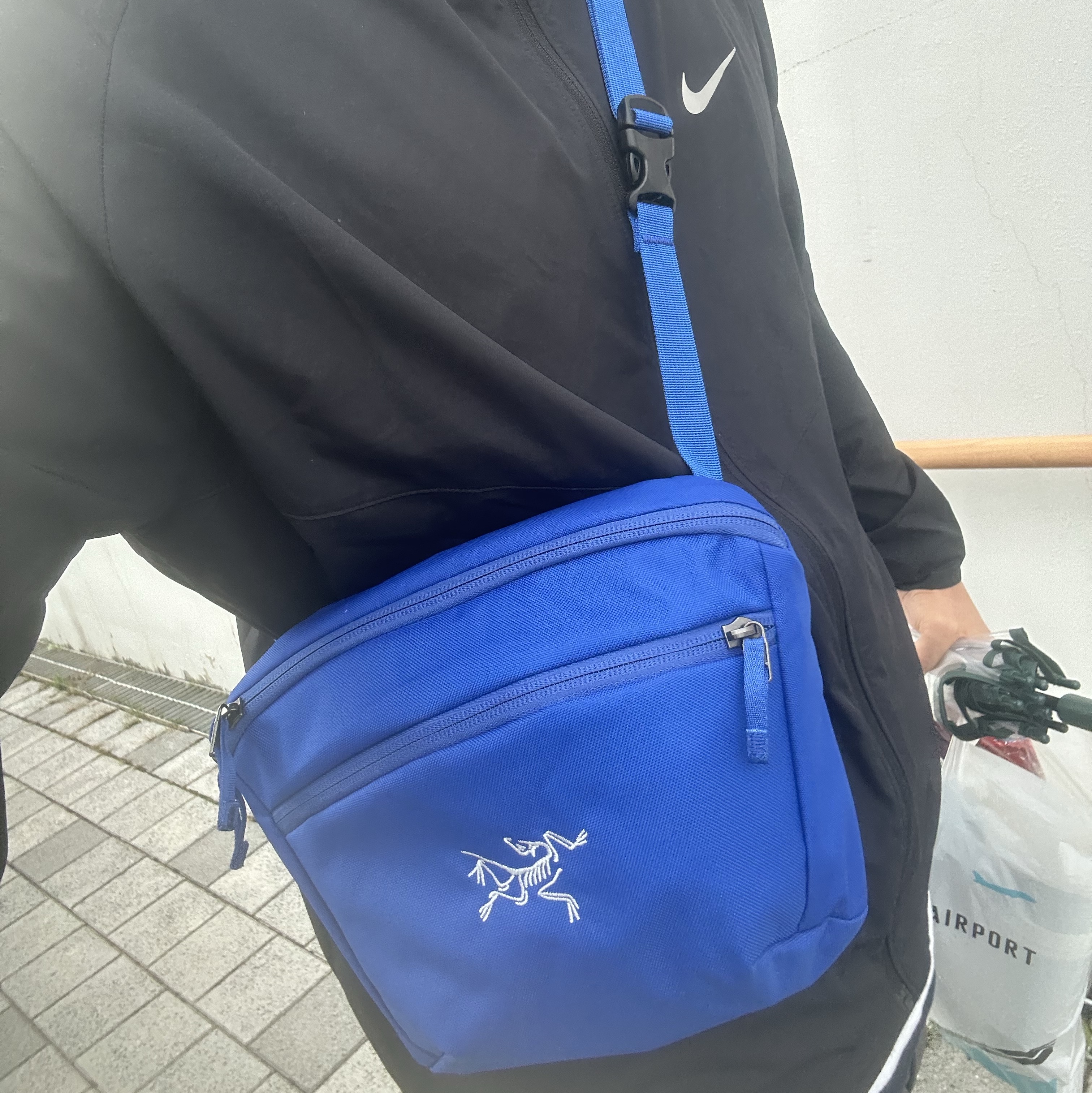 Arc'teryx Mantis 2 Waistpack Vitality 착용 스타일