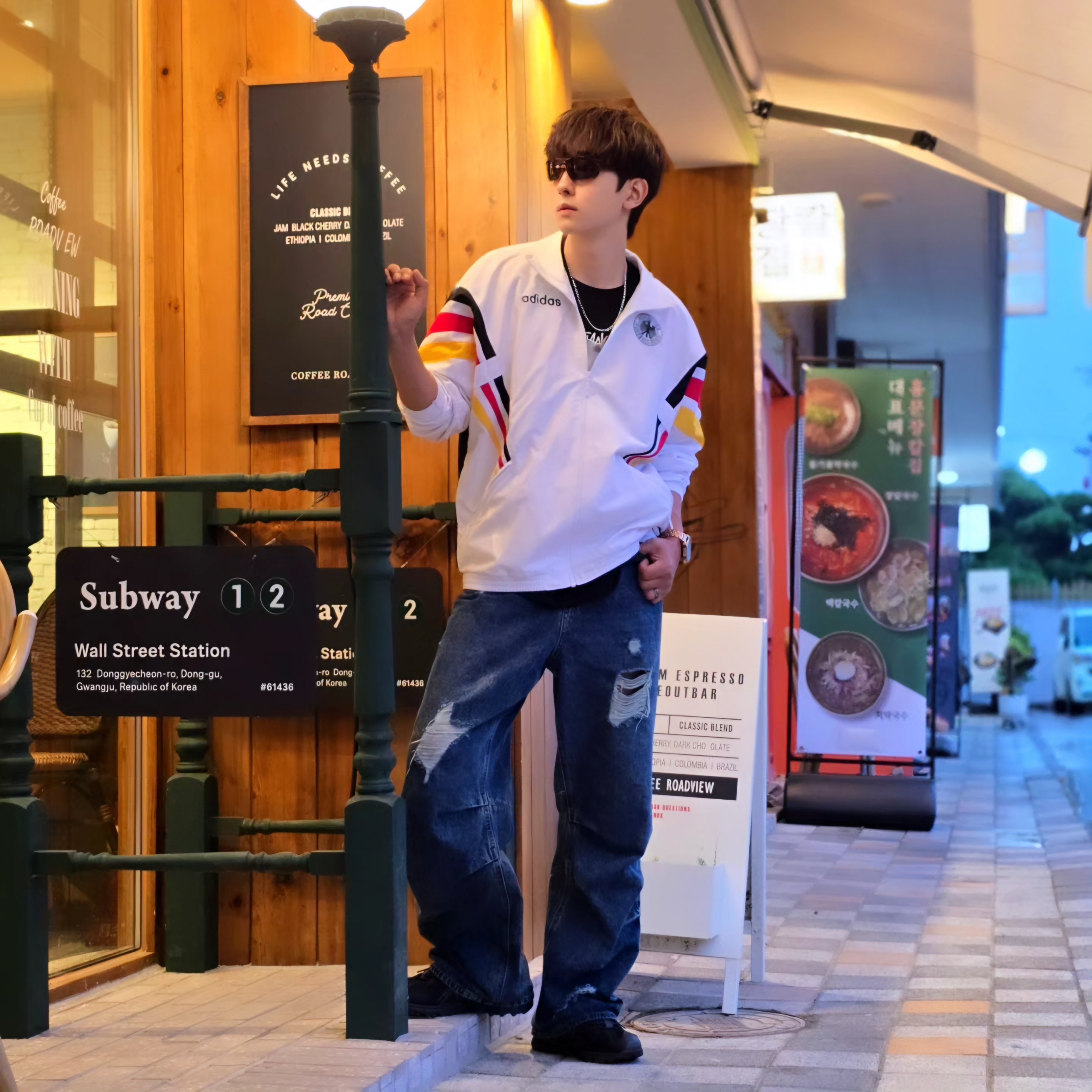 Adidas Germany 1996 Woven Track Jacket White - KR Sizing, Adidas Germany 1996 Woven Track Jacket White - US Sizing 착용 스타일 - 2