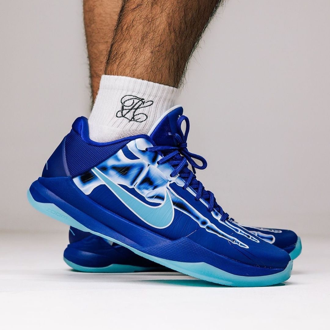 Nike Kobe 5 Protro Deep Royal Blue 착용 스타일 - 4