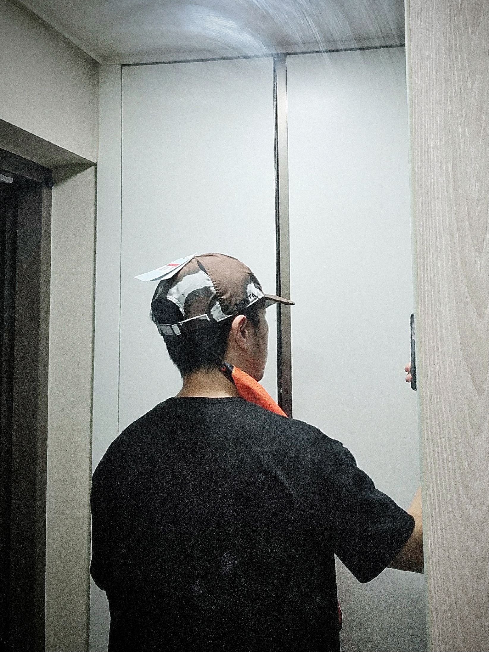 Nike x Drake Nocta Opal SSC Deep Cover Hat Safety Orange, Nike x Drake Nocta Opal SSC Deep Cover Hat Off White 착용 스타일