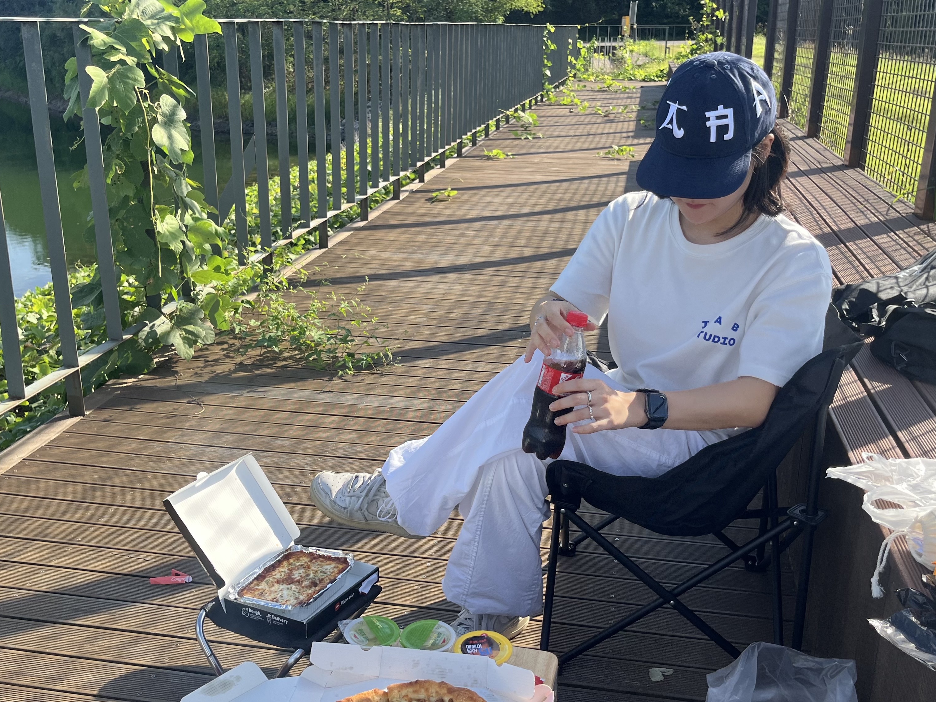 IAB Studio 10th Anniversary T-Shirt White, Hyukoh x Sunsetrollercoaster AAA AAAAAA Cap Navy ์ฐฉ์ฉ ์คํ์ผ - 3