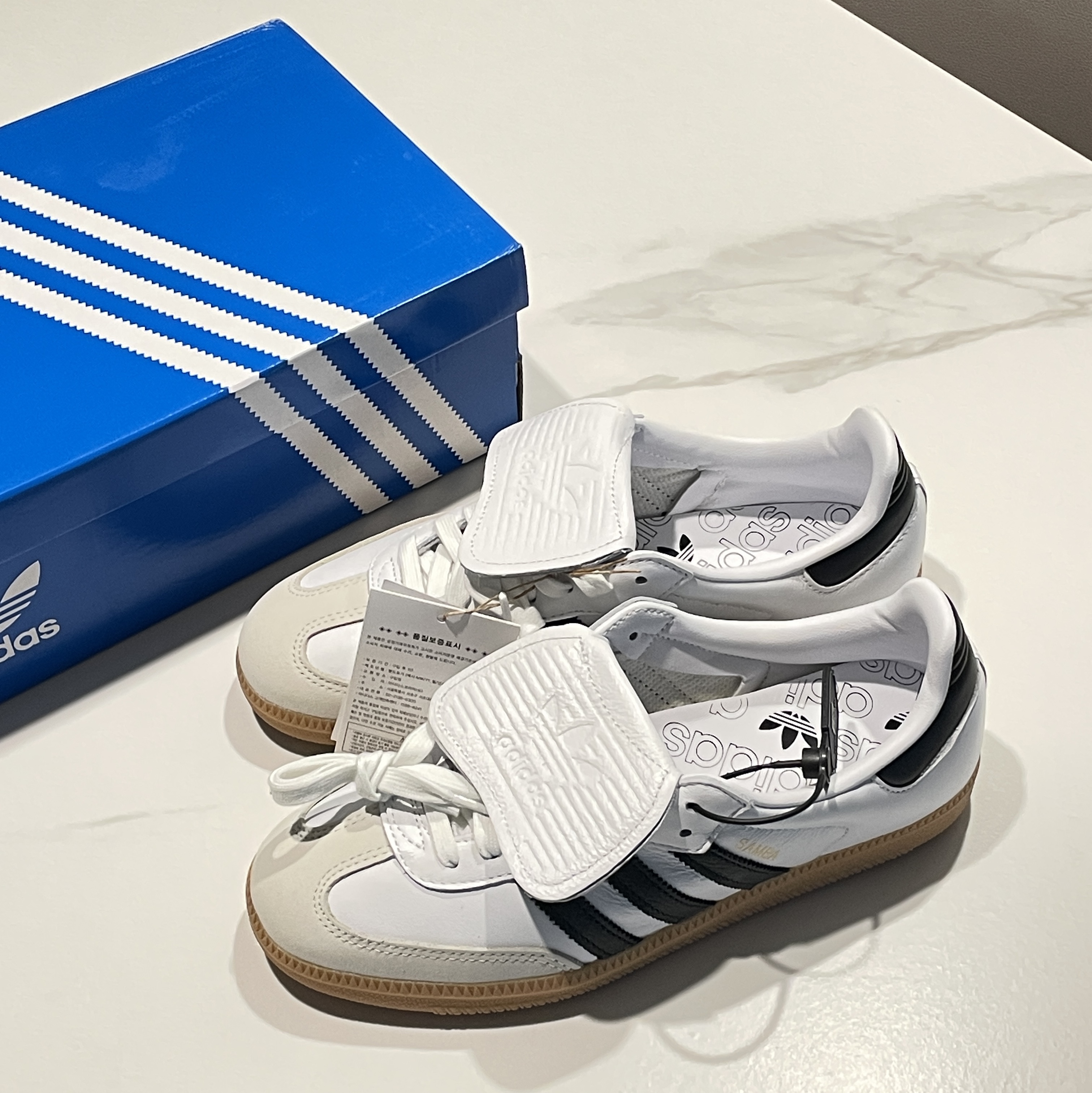 (W) Adidas Samba LT Core Black Cloud White Gold Metallic 착용 스타일