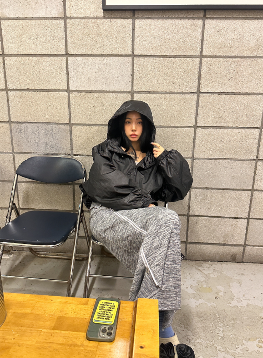 미스테리어스호텔 크롭 윙클 윈드브레이커 블랙 THE MYSTERIOUS HOTEL KREAM