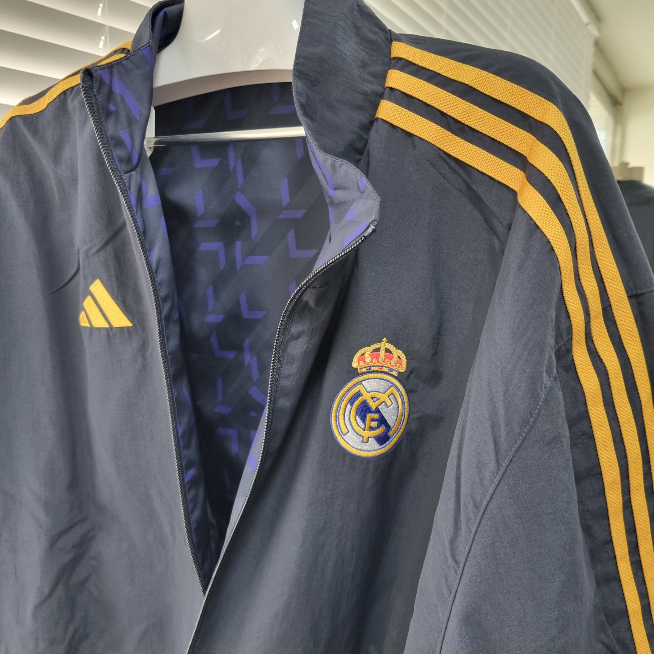 Adidas Real Madrid Anthem Jacket Legend Ink - US Sizing 착용 스타일
