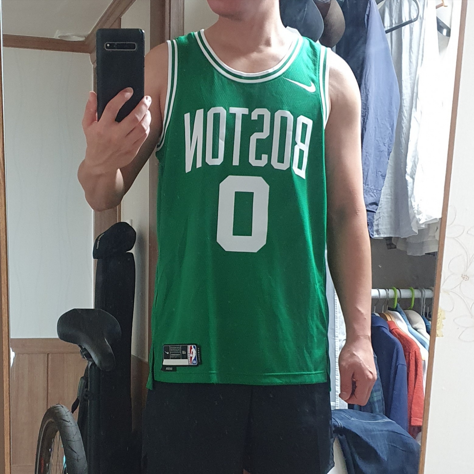 Nike Jayson Tatum Boston Celtics Icon Edition 2022/23 NBA Swingman Jersey Clover 착용 스타일