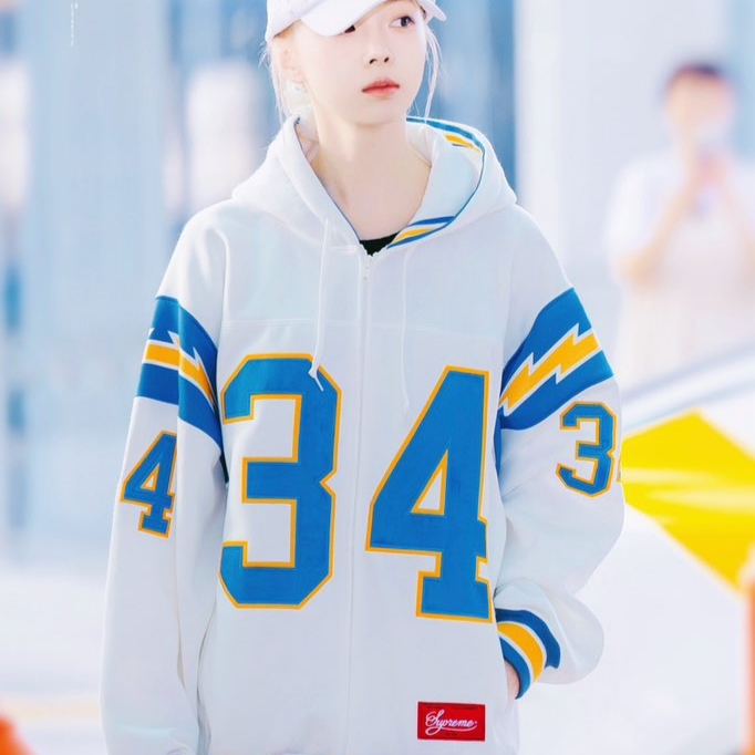 Supreme Football Zip Up Hooded Sweatshirt White - 24SS 착용 스타일