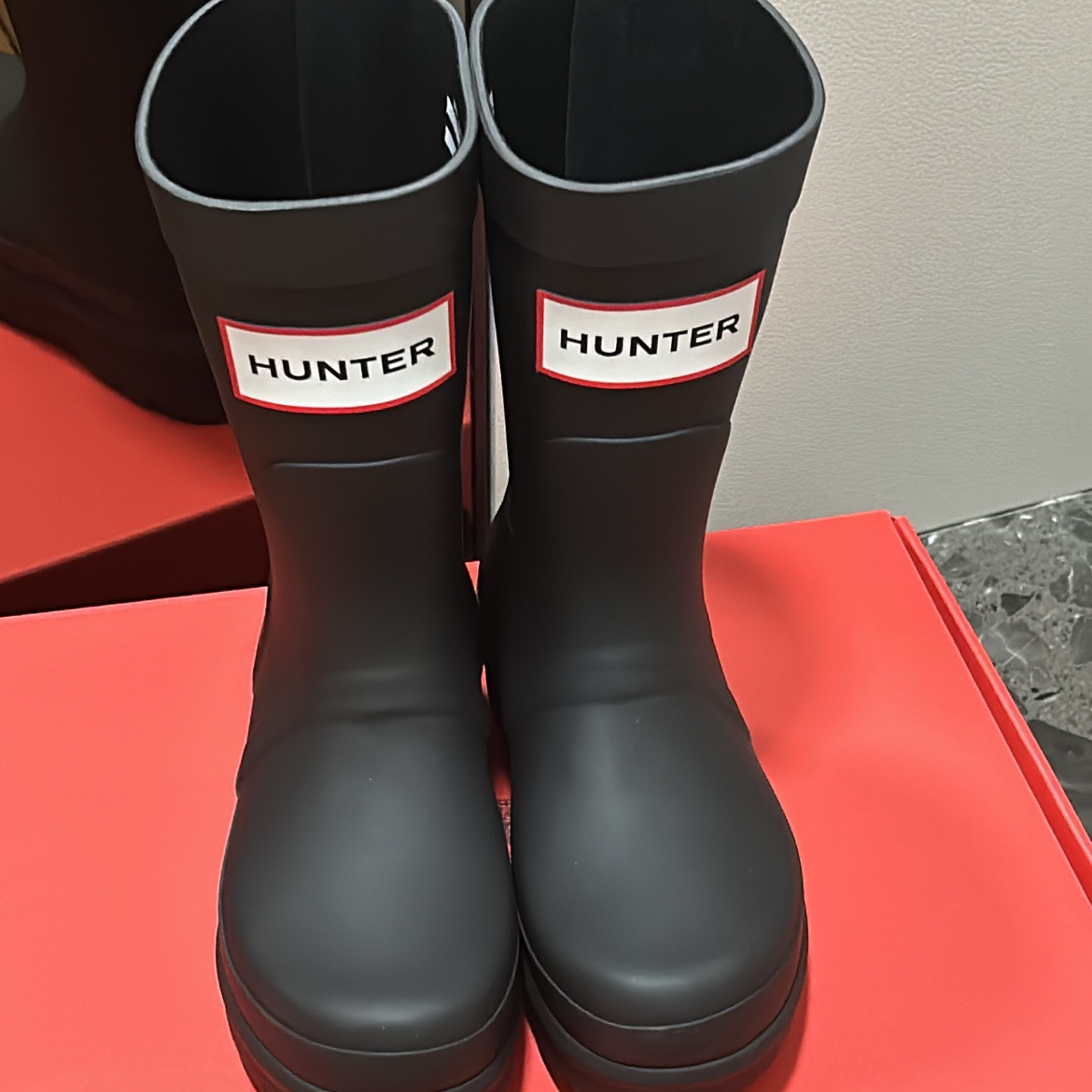 Hunter Original 2.0 Short Rain Boots Black 착용 스타일 - 3