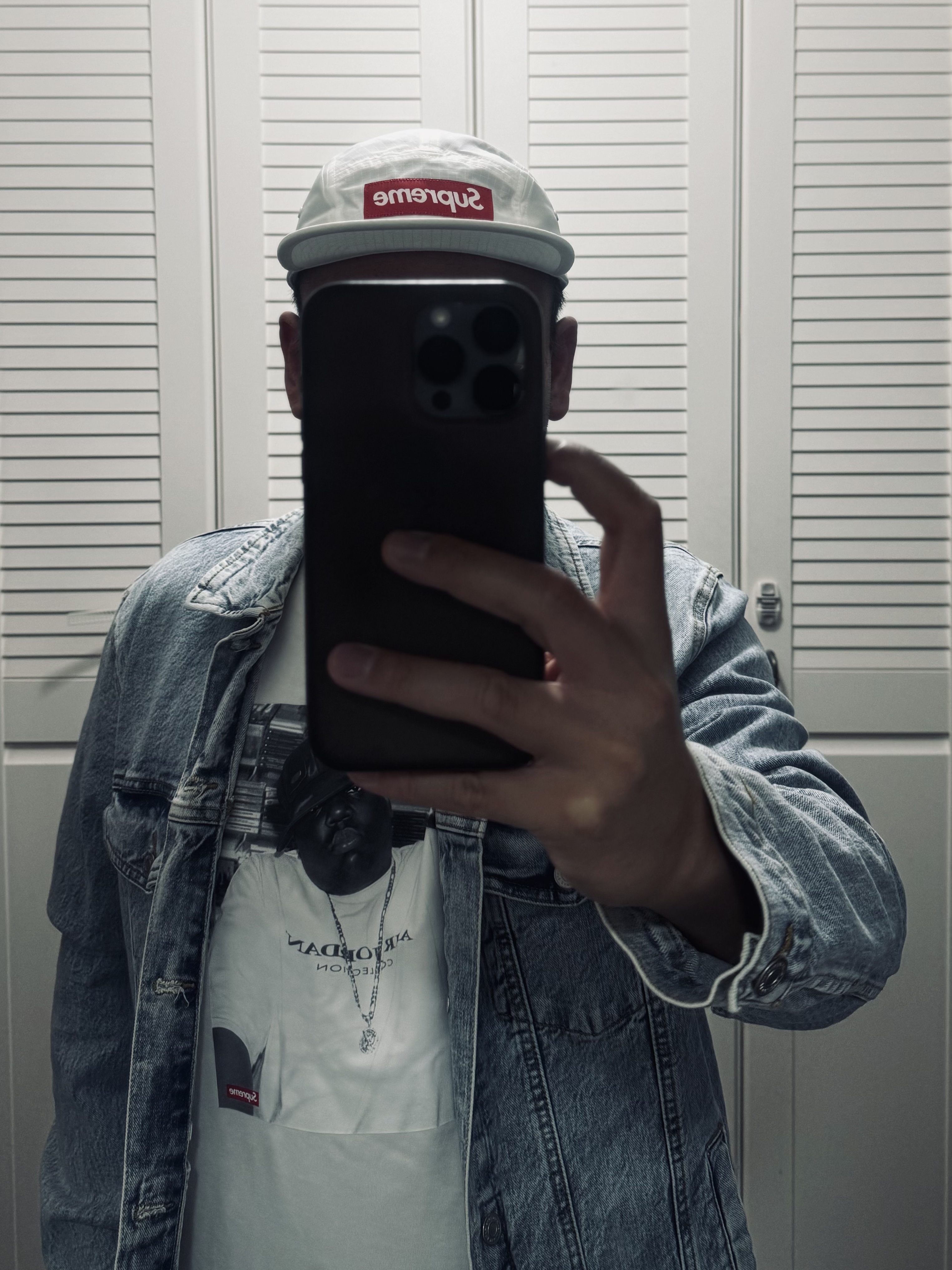 Supreme Waxed Ripstop Camp Cap White - 24FW, Supreme x Jordan Biggie S/S Top White - 24FW 착용 스타일