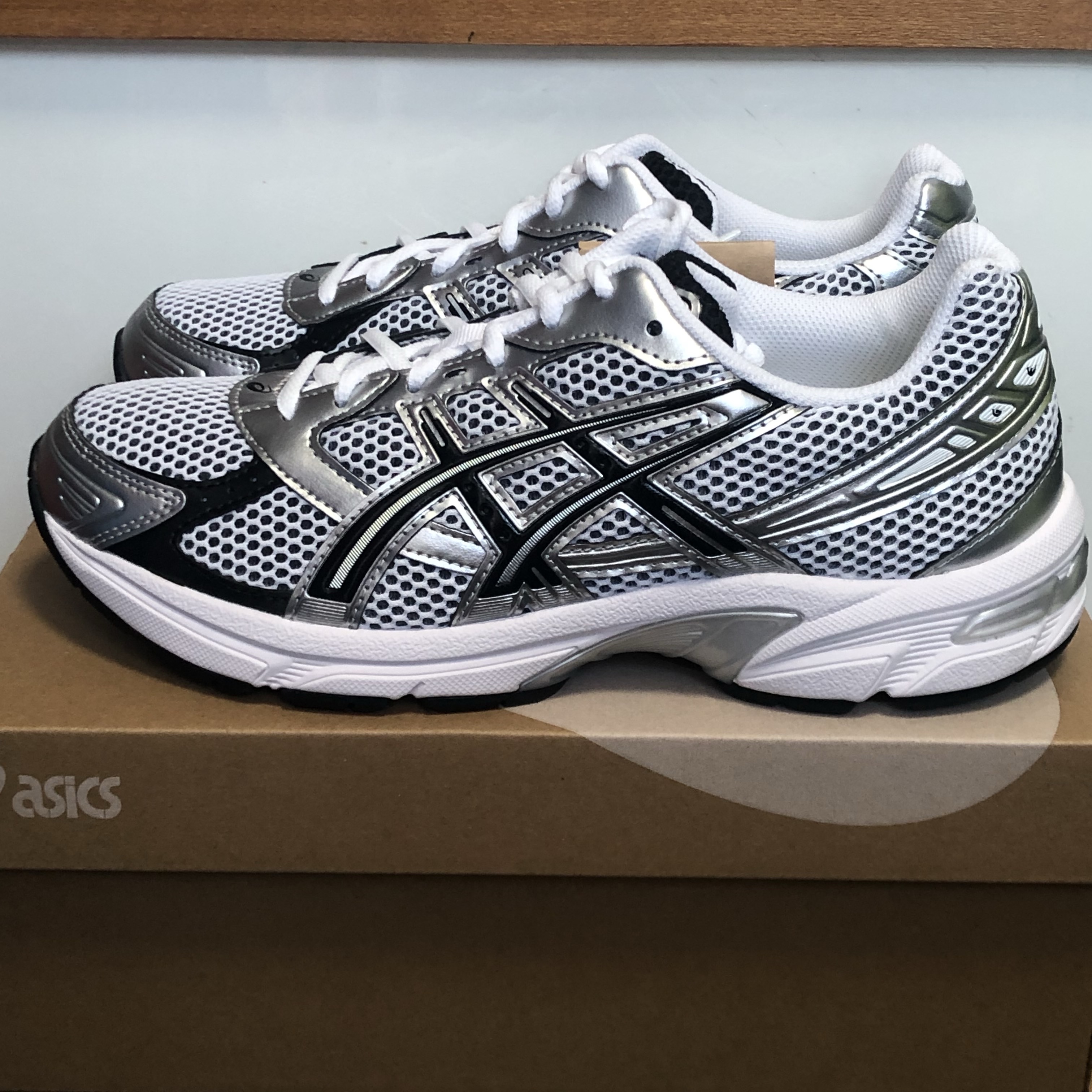Asics Gel-1130 White Black 착용 스타일