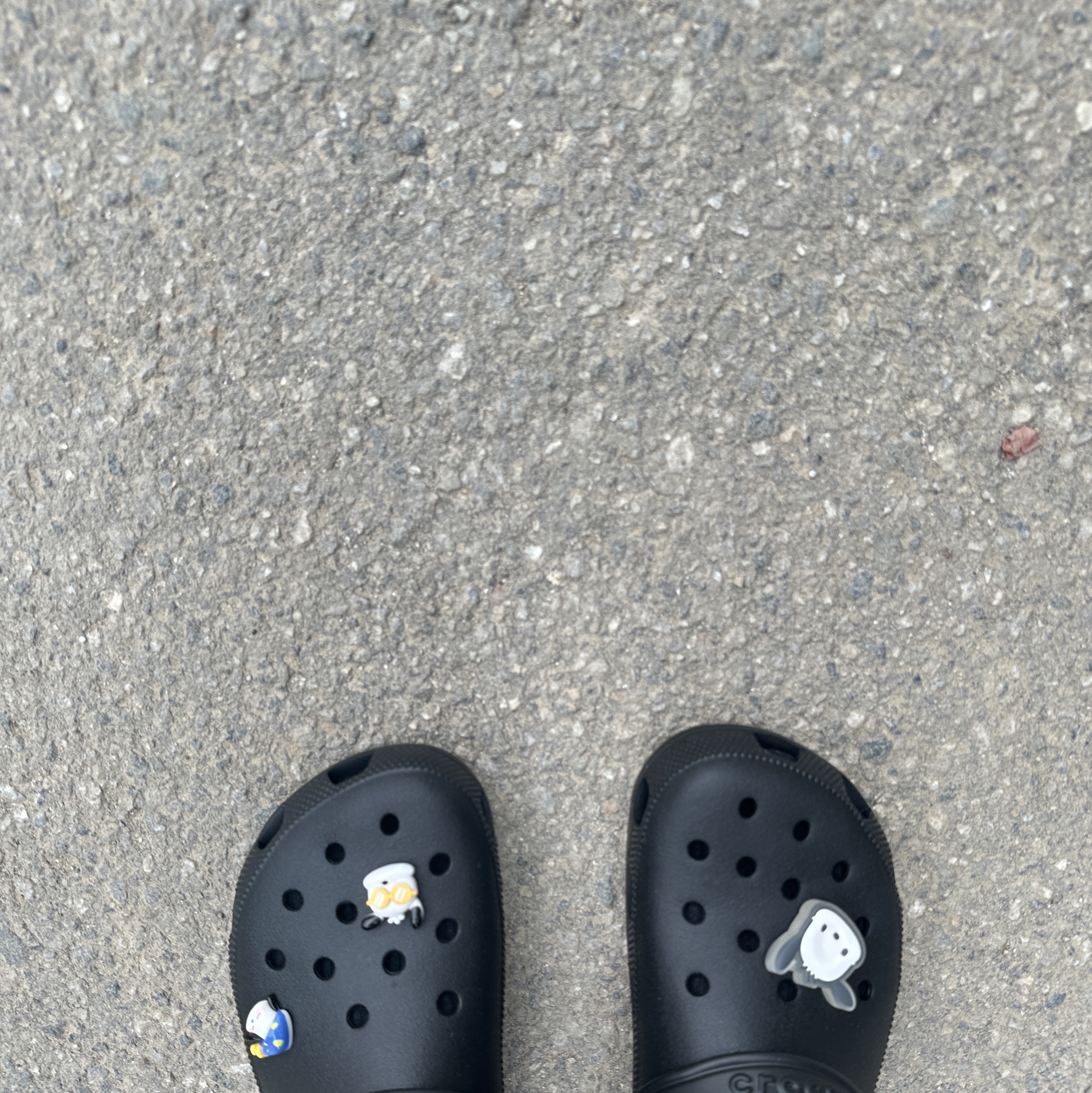 Crocs Classic Clog Black 착용 스타일