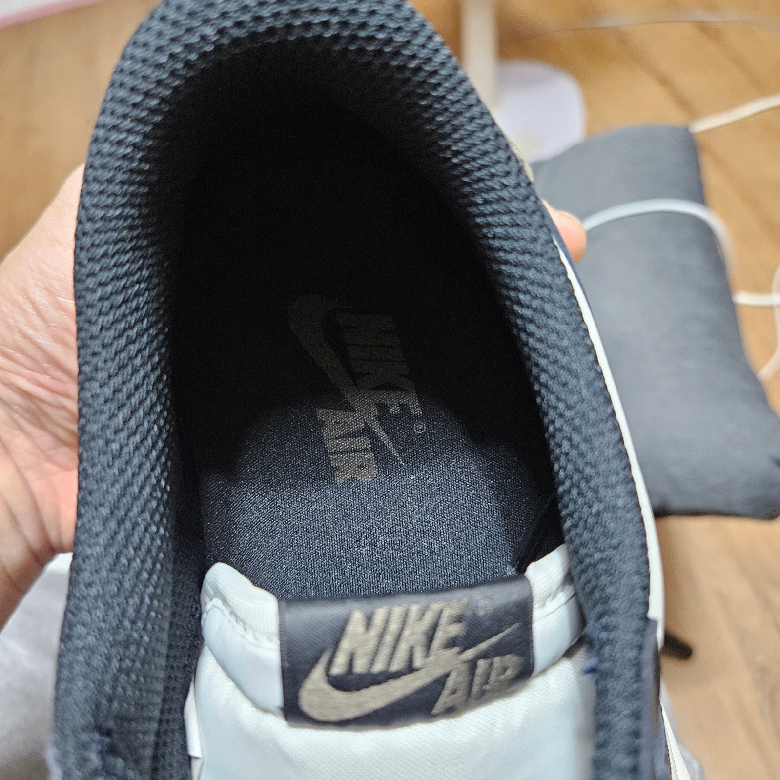 Jordan 1 Retro Low OG Mocha 착용 스타일 - 2