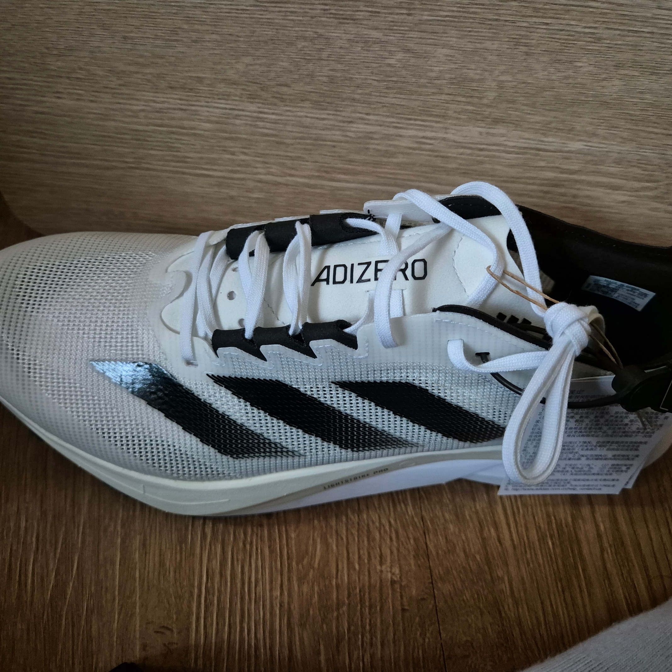 Adidas Adizero Boston 12 Cloud White Core Black Night Metallic 착용 스타일