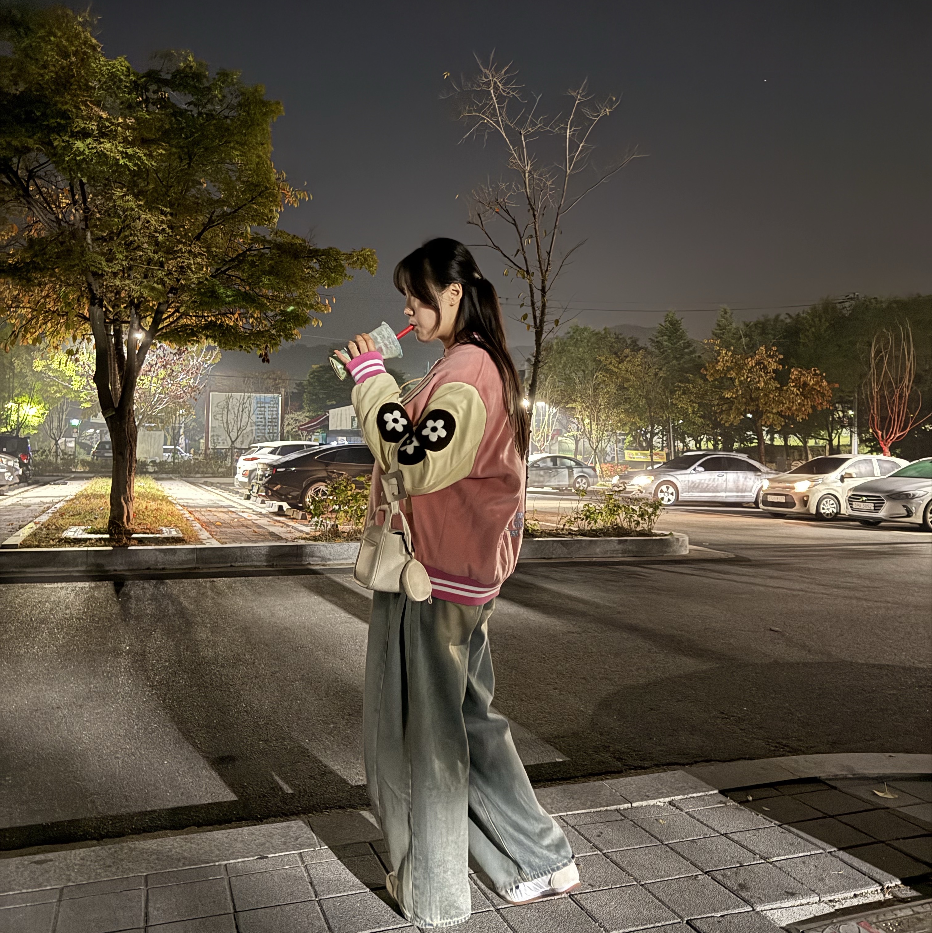 Vandy The Pink Sundae Varsity Jacket Pink 착용 스타일 - 2