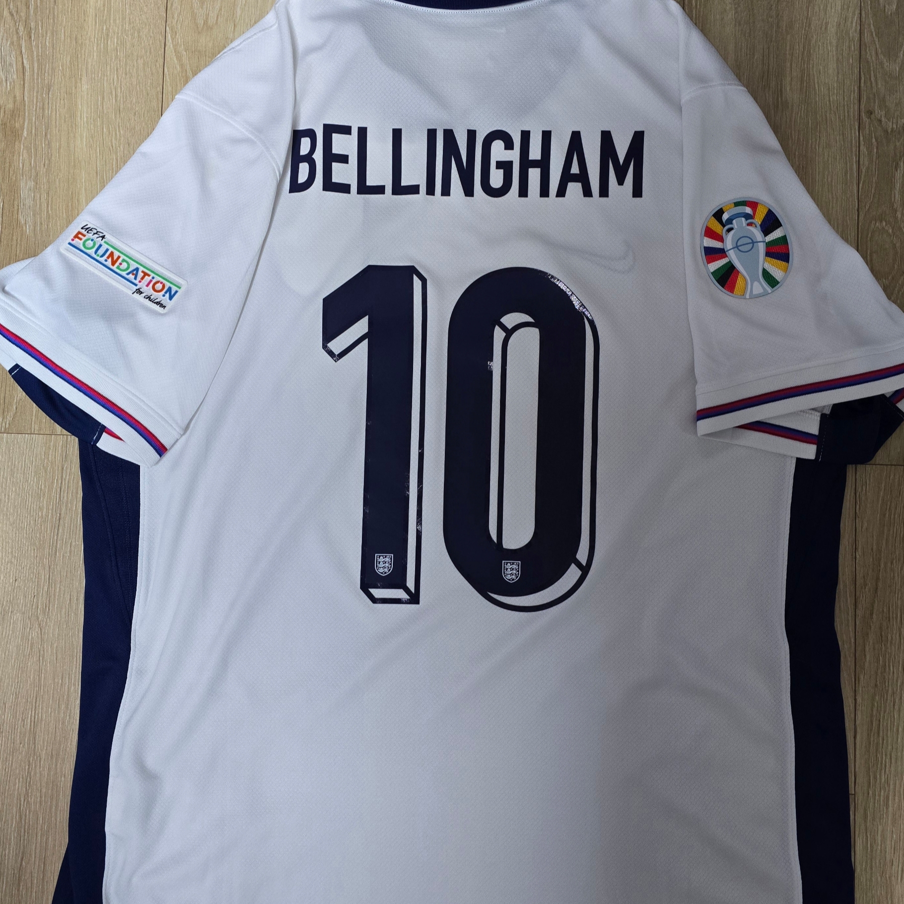 Nike England 2024/25 Dri-Fit Stadium Home Replica Jersey White Blue Void (Non Marking Ver.) 착용 스타일 - 1