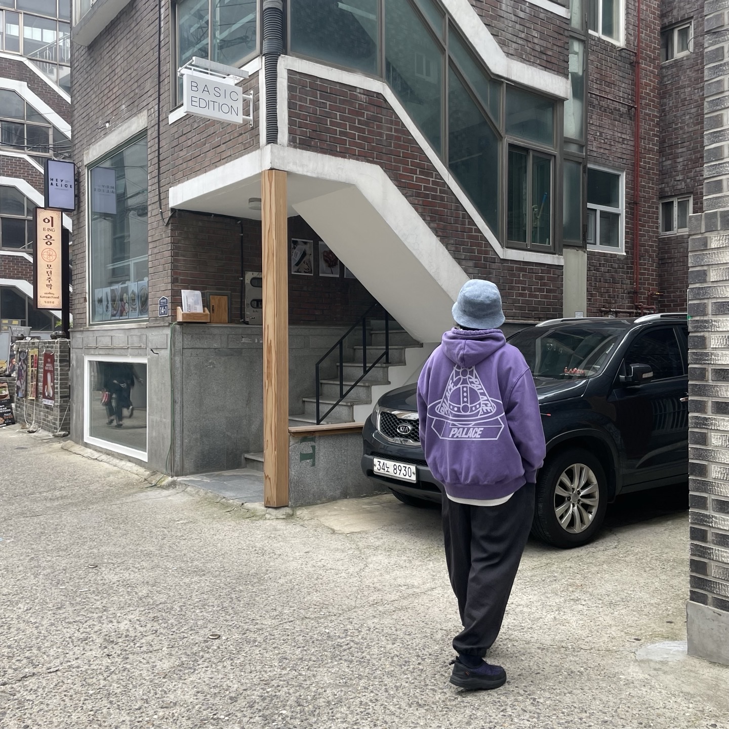 Palace x Vivienne Westwood Hood Purple - 24FW, Stussy Washed Stock Bucket Hat Laguna Blue 착용 스타일