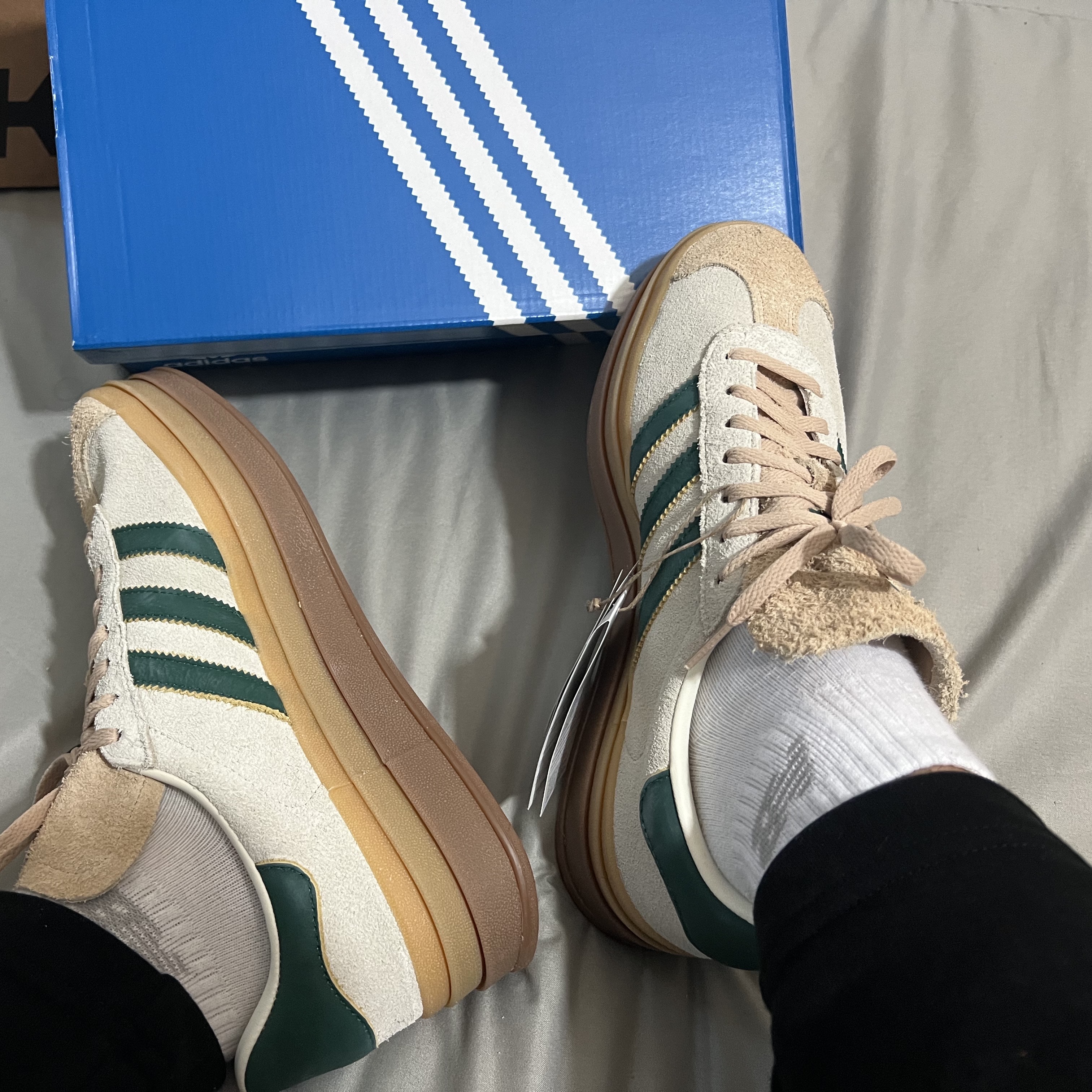 (W) Adidas Gazelle Bold Cream White Collegiate Green 착용 스타일 - 4