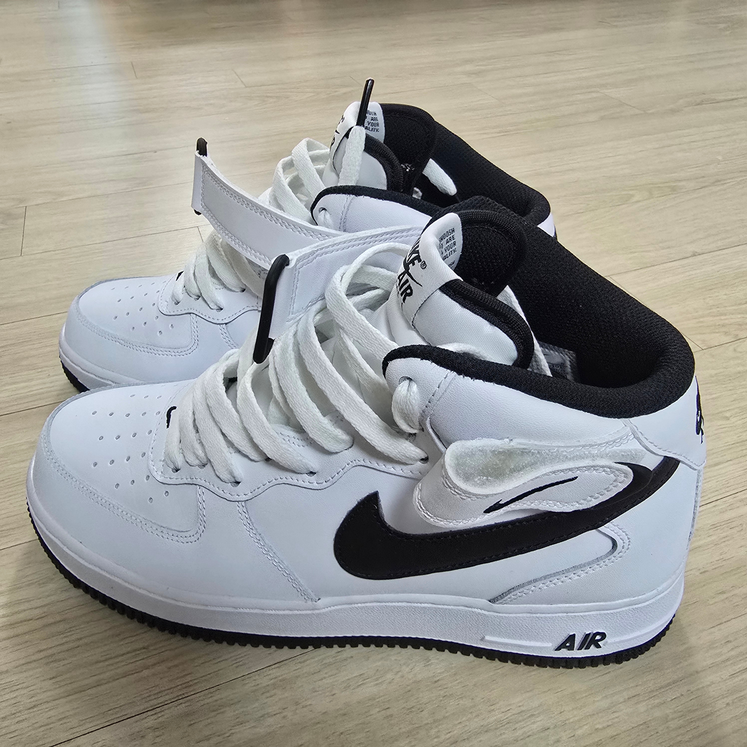 Nike Air Force 1 Mid '07 White Black 착용 스타일 - 1