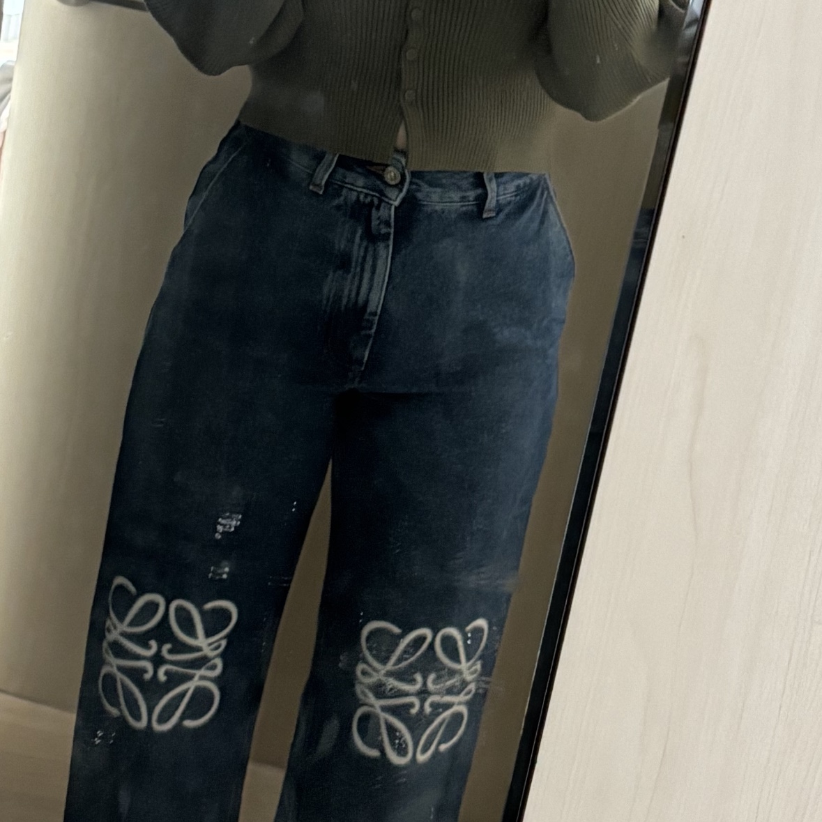 Loewe Anagram baggy jeans Mid Blue Denim 착용 스타일