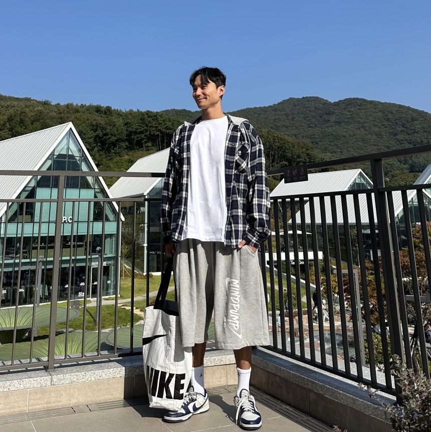 Nike x NBA Dunk Low Retro EMB Nets 착용 스타일