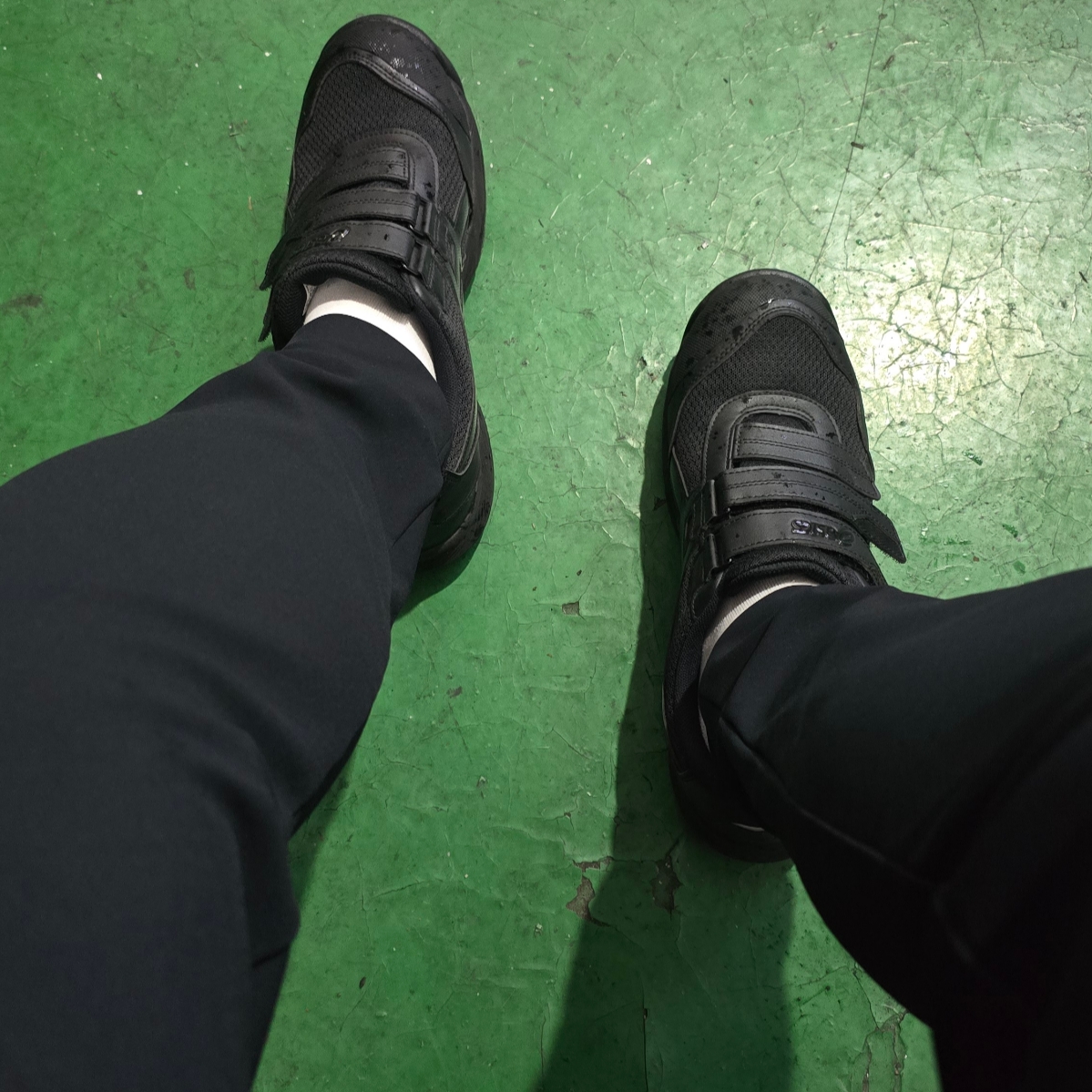 Asics Winjob CP215 Black 착용 스타일