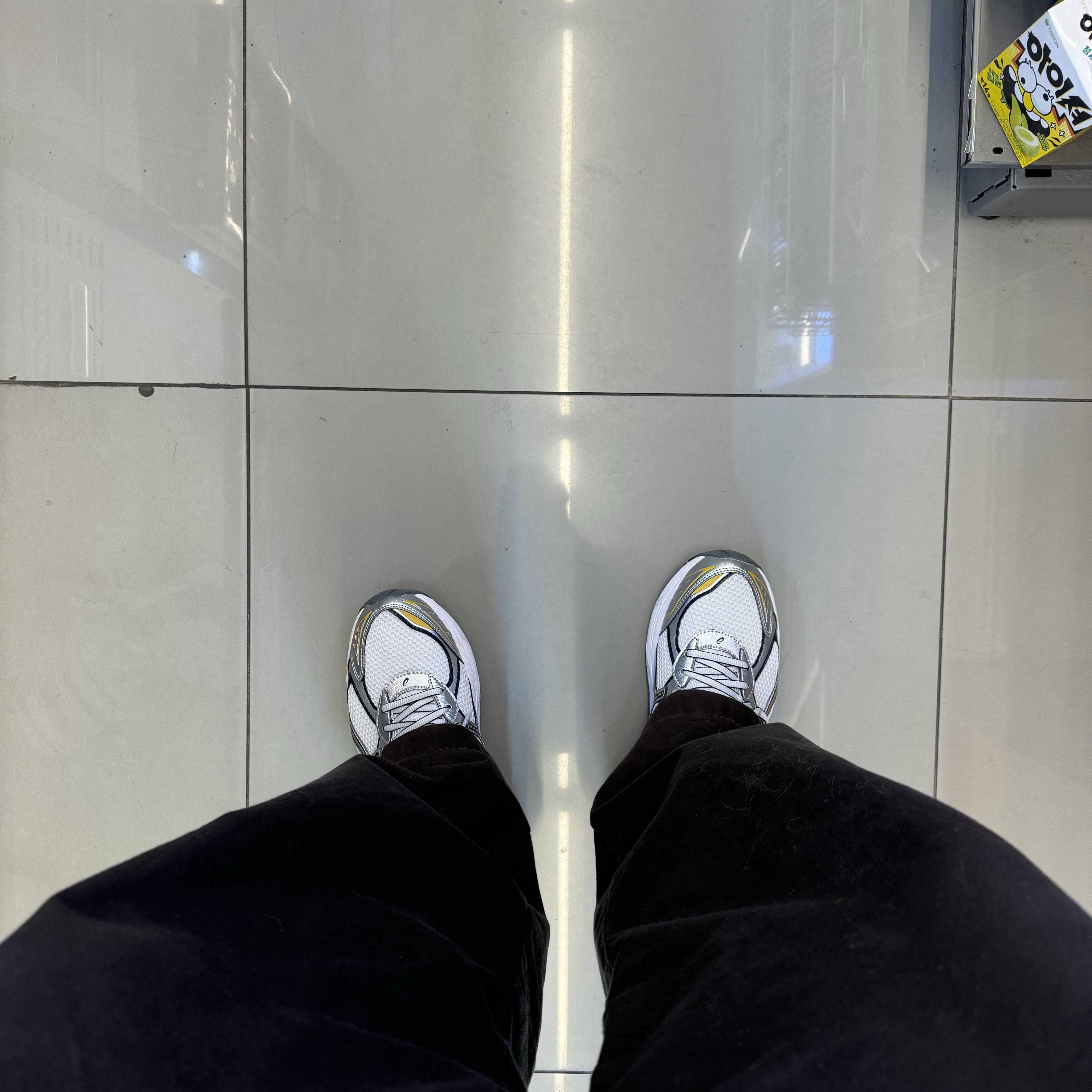 Asics GT-2160 White Pure Silver 착용 스타일