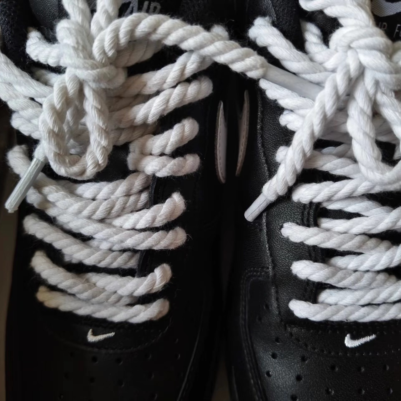 Nike Air Force 1 '07 Black White 착용 스타일
